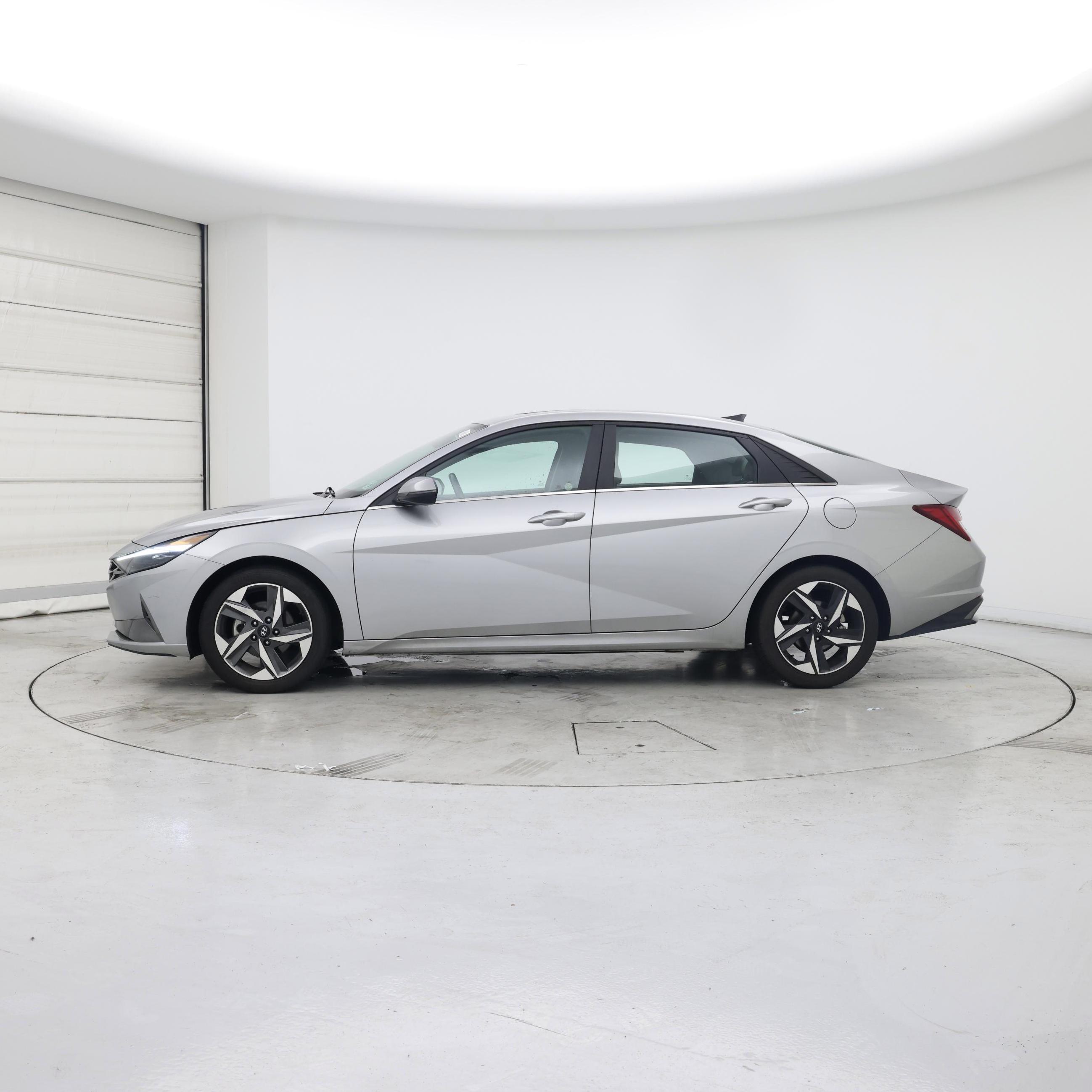 Thumbnail: 2021 Hyundai Elantra - 3