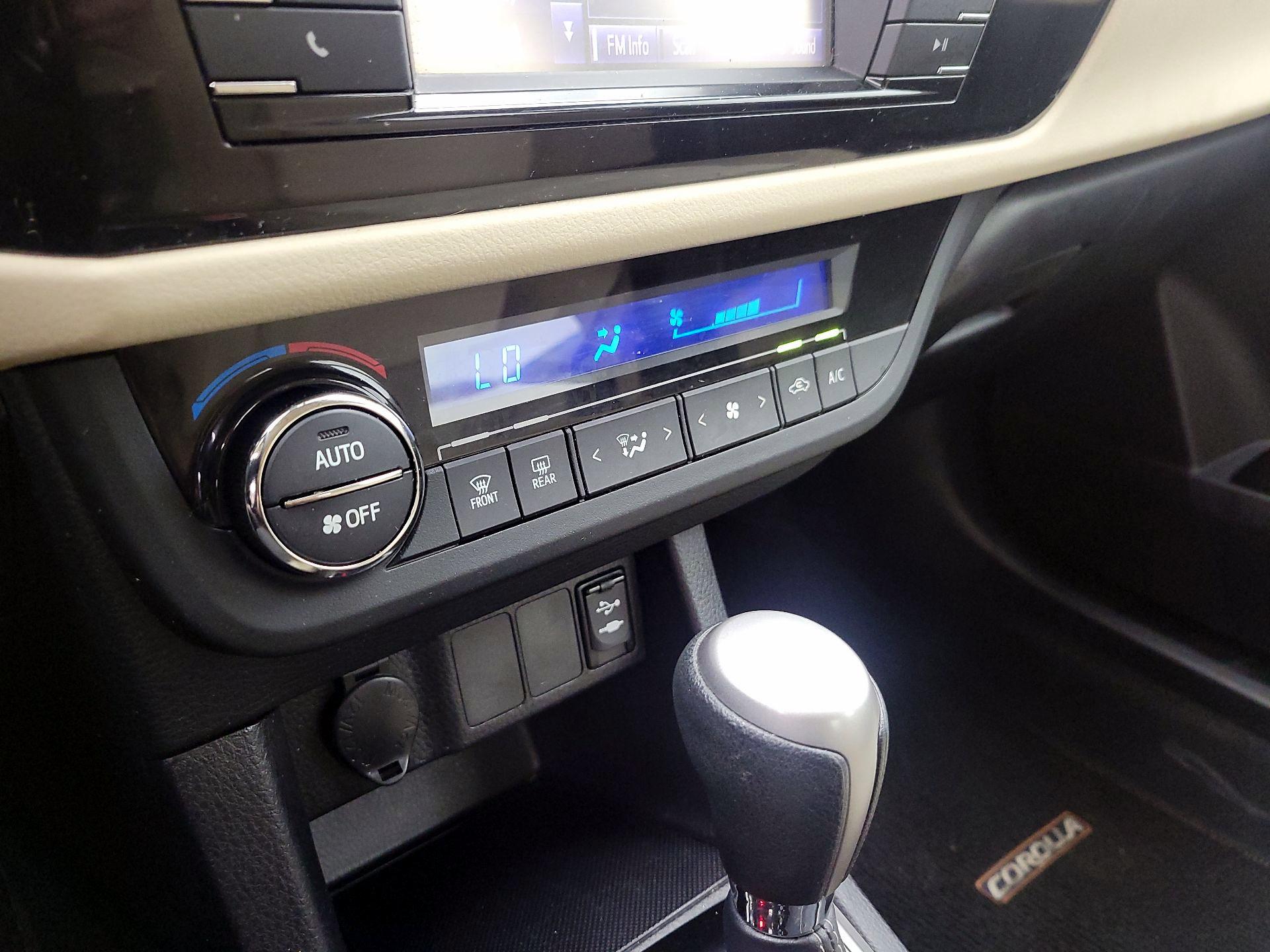 Thumbnail: 2016 Toyota Corolla - 16