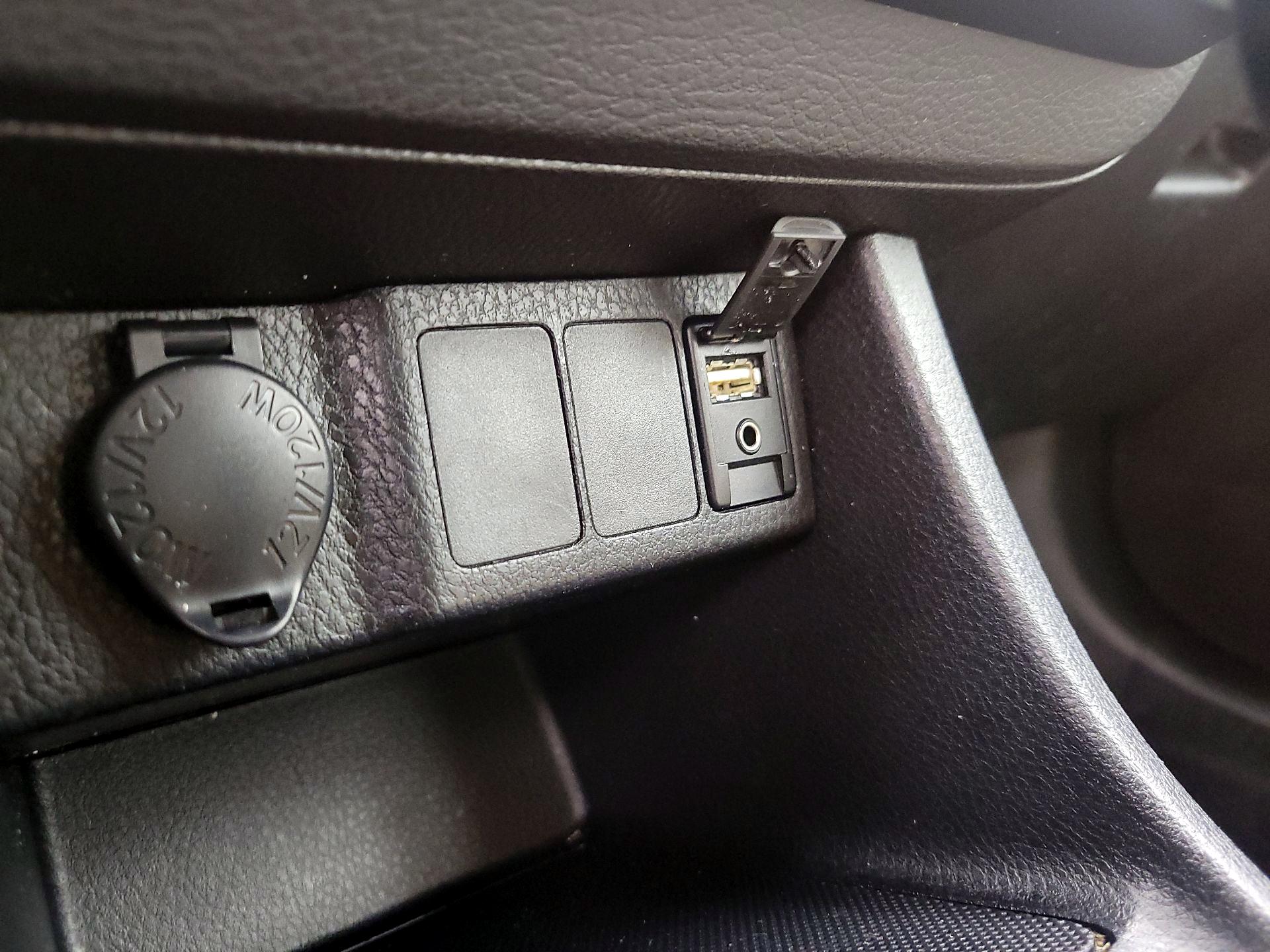 Thumbnail: 2016 Toyota Corolla - 18