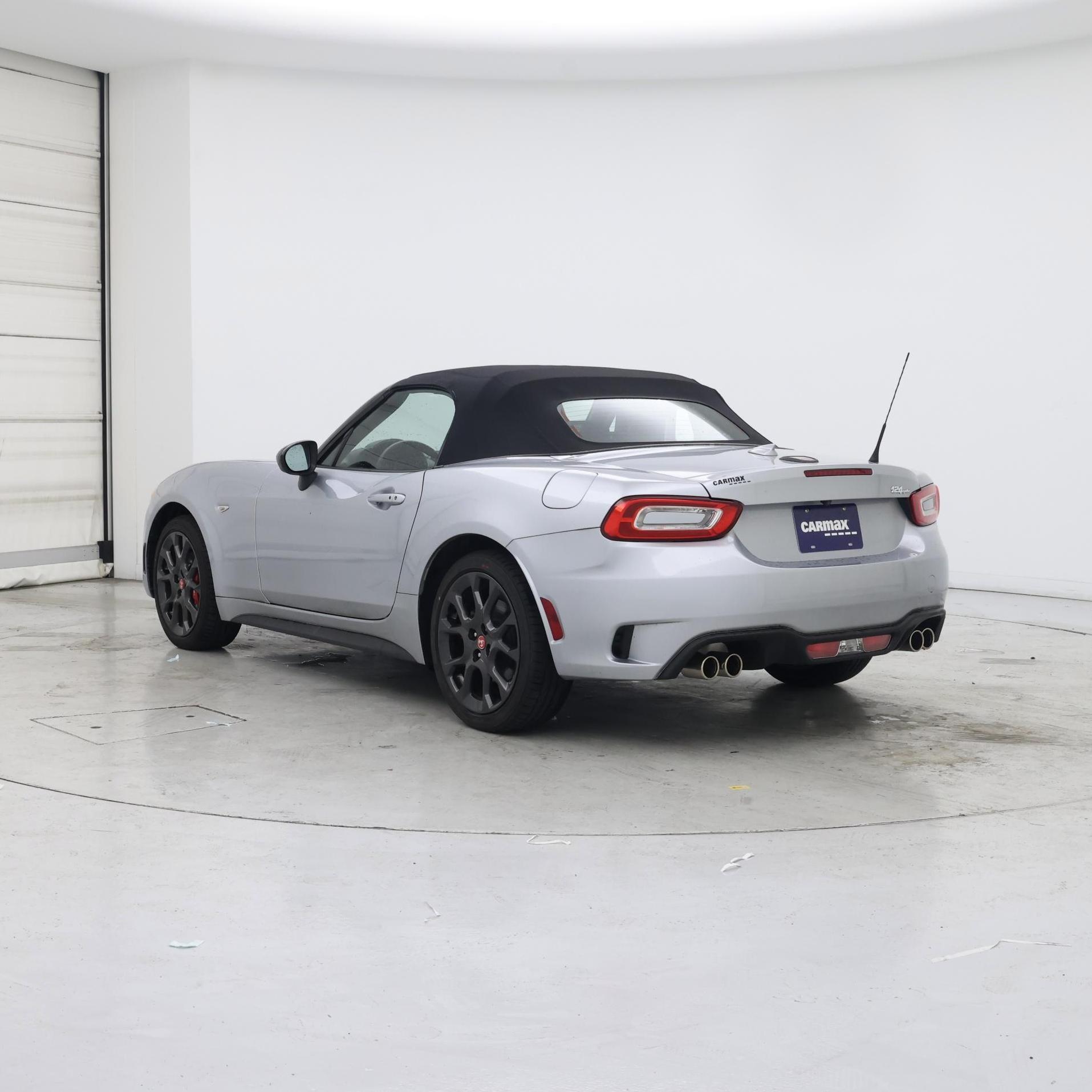 Thumbnail: 2020 Fiat 124 Spider - 2