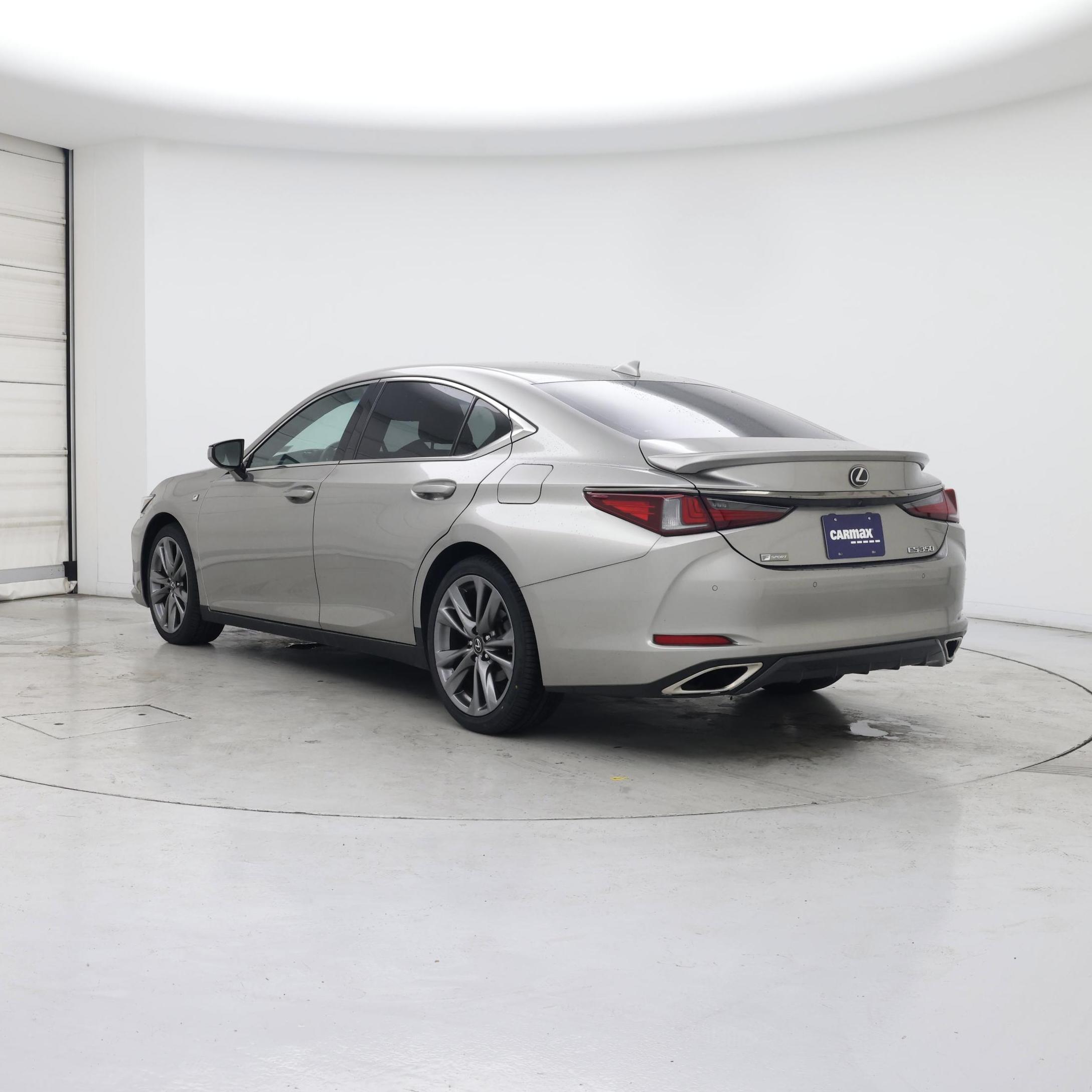 Thumbnail: 2019 Lexus ES - 2