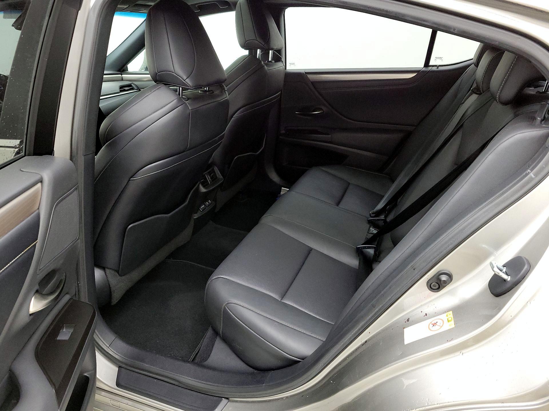 Thumbnail: 2019 Lexus ES - 20