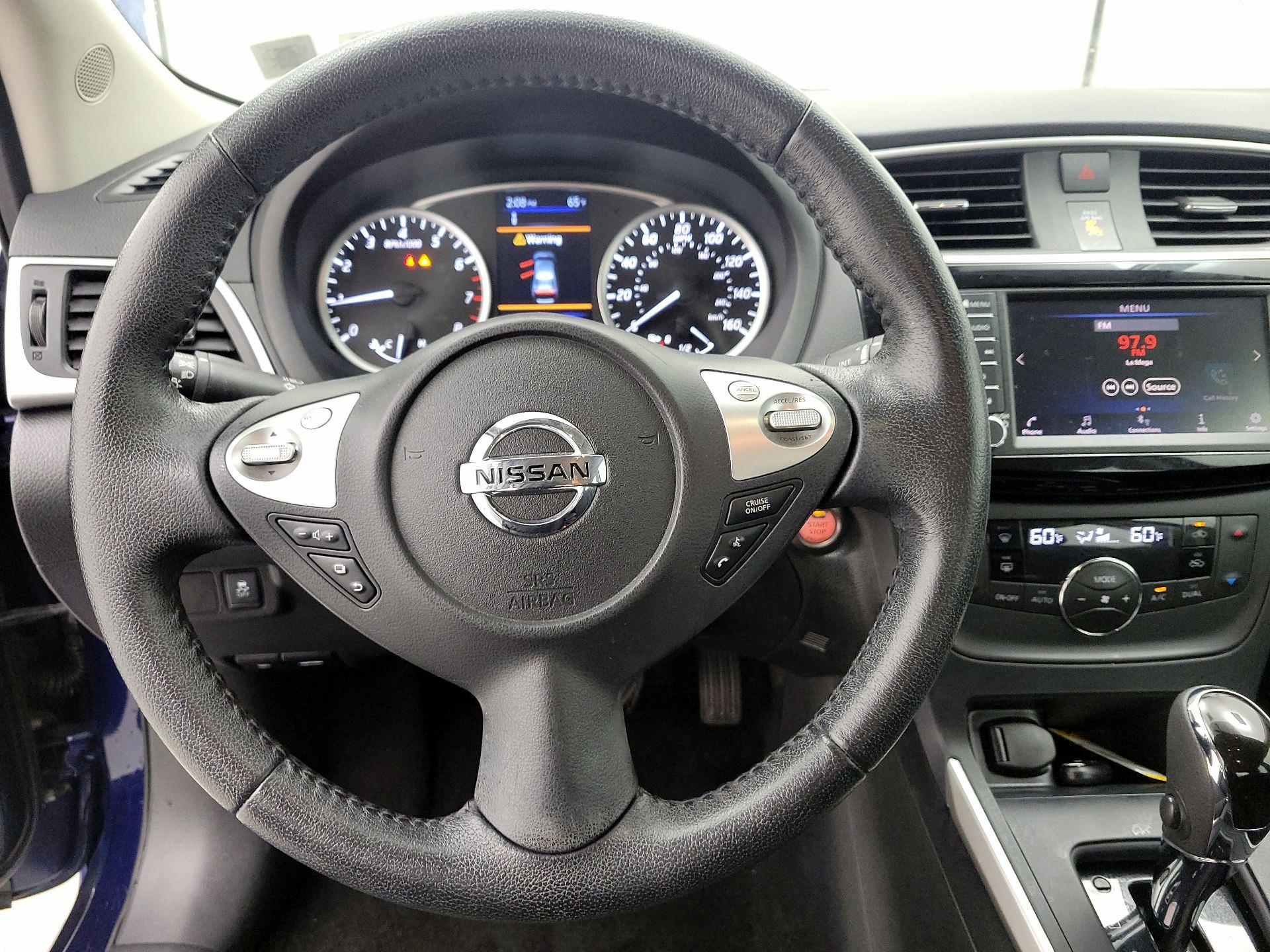Thumbnail: 2019 Nissan Sentra - 10