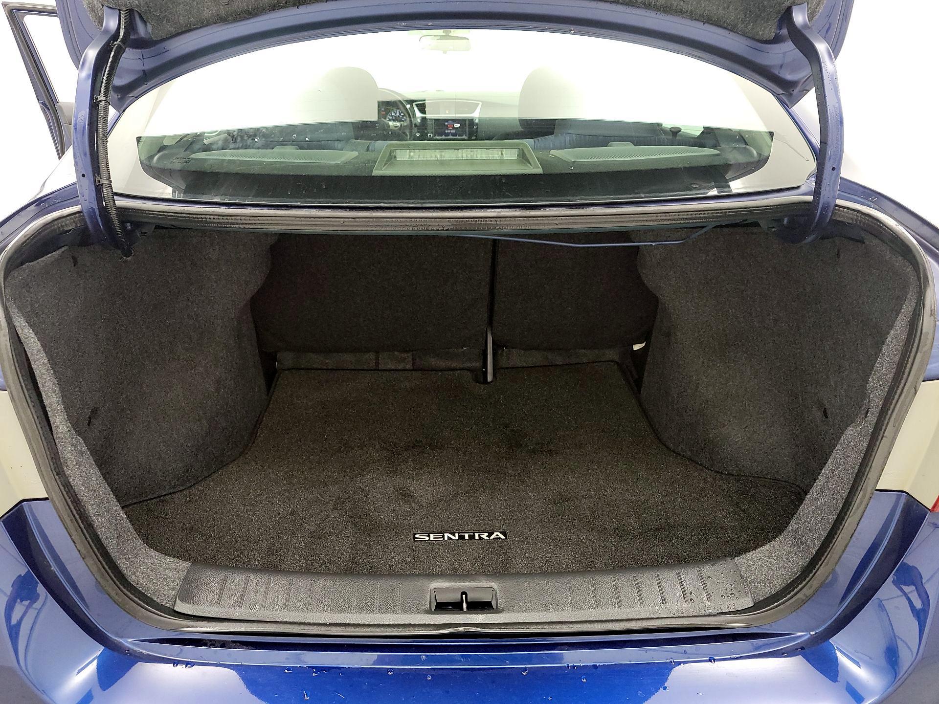 Thumbnail: 2019 Nissan Sentra - 20