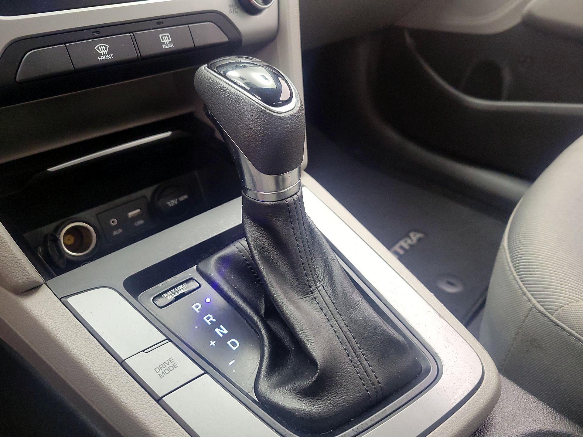 Thumbnail: 2017 Hyundai Elantra - 16