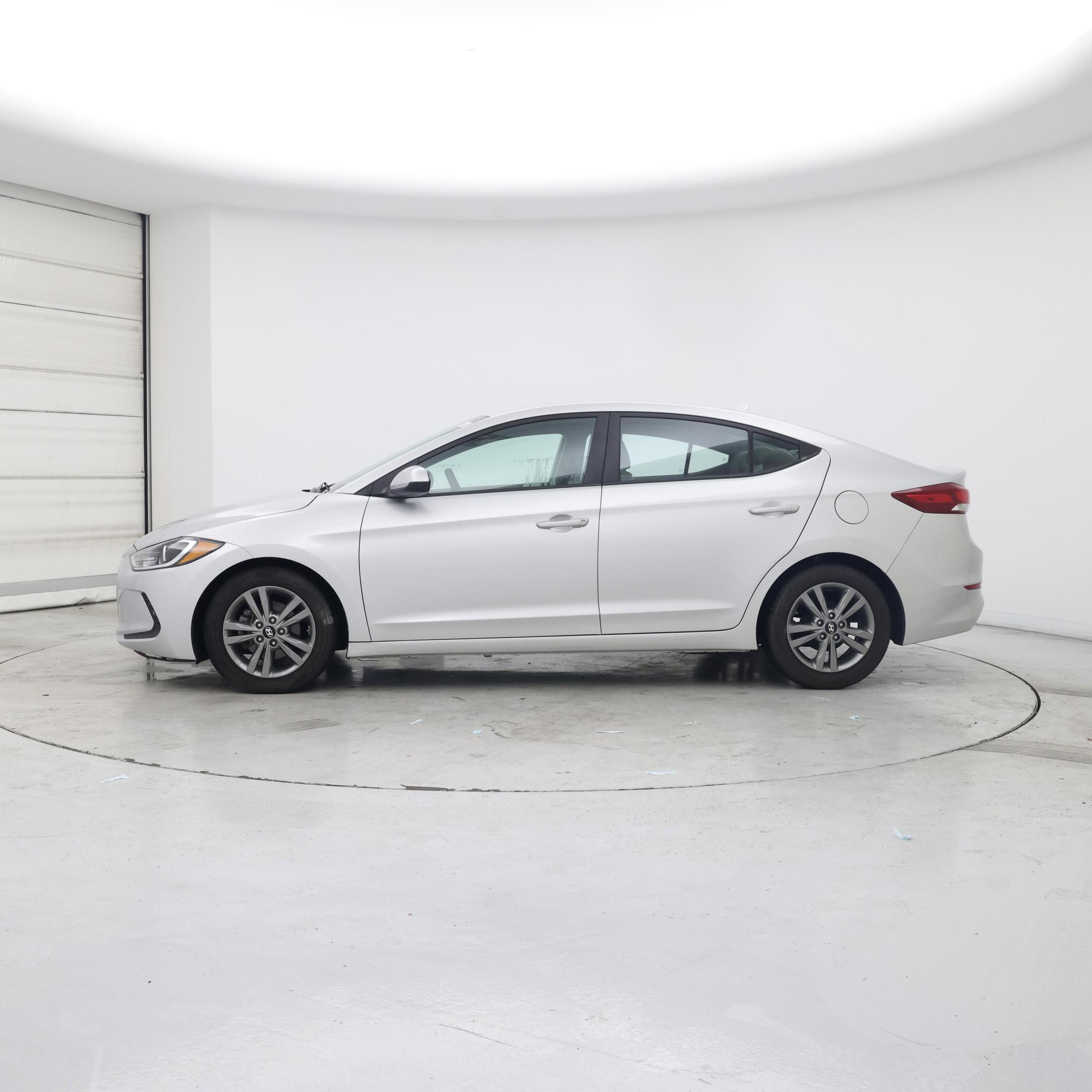 Thumbnail: 2017 Hyundai Elantra - 3
