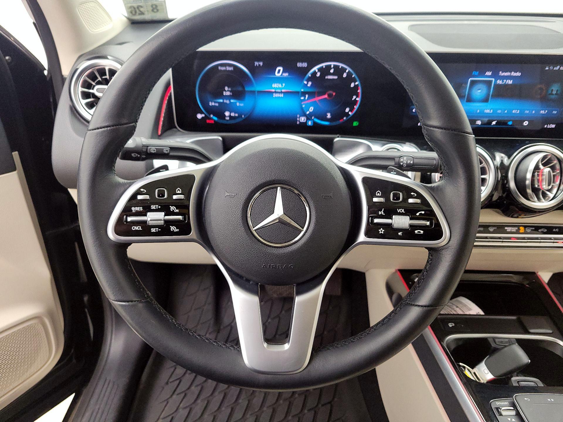 Thumbnail: 2021 Mercedes-Benz GLB - 10