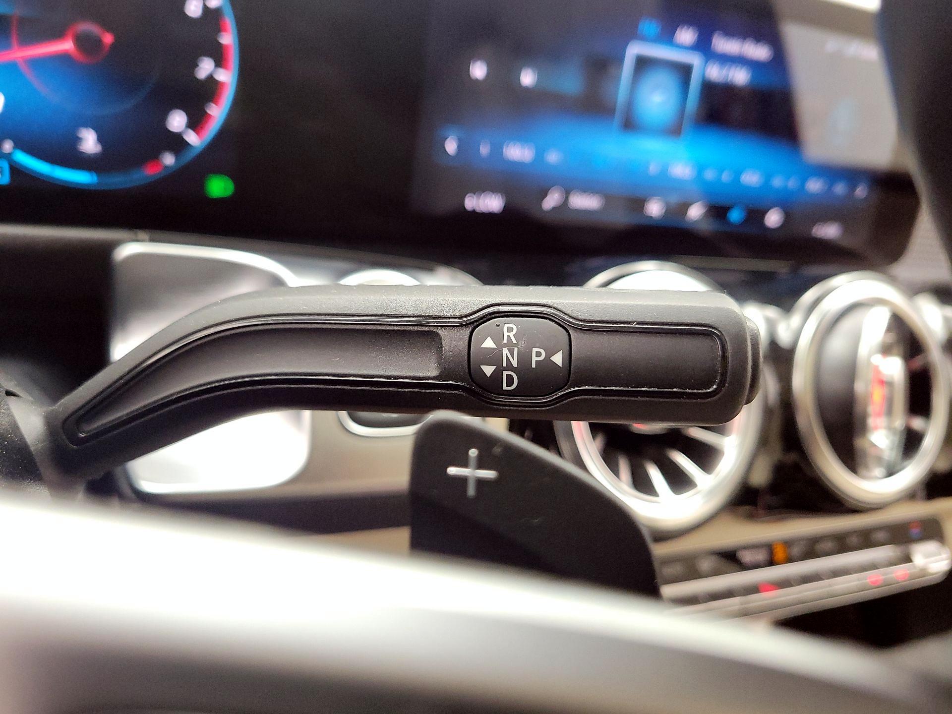 Thumbnail: 2021 Mercedes-Benz GLB - 17