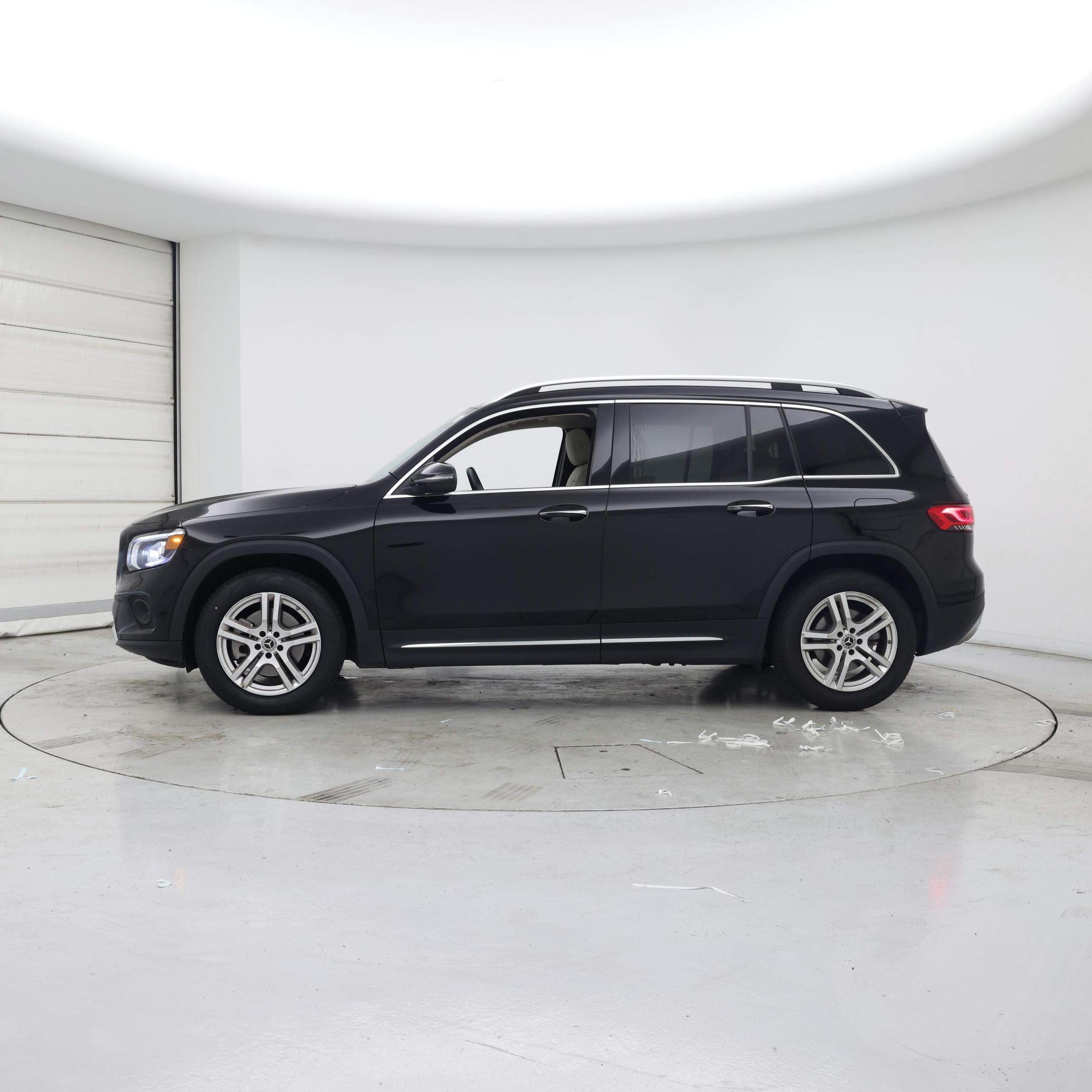 Thumbnail: 2021 Mercedes-Benz GLB - 3