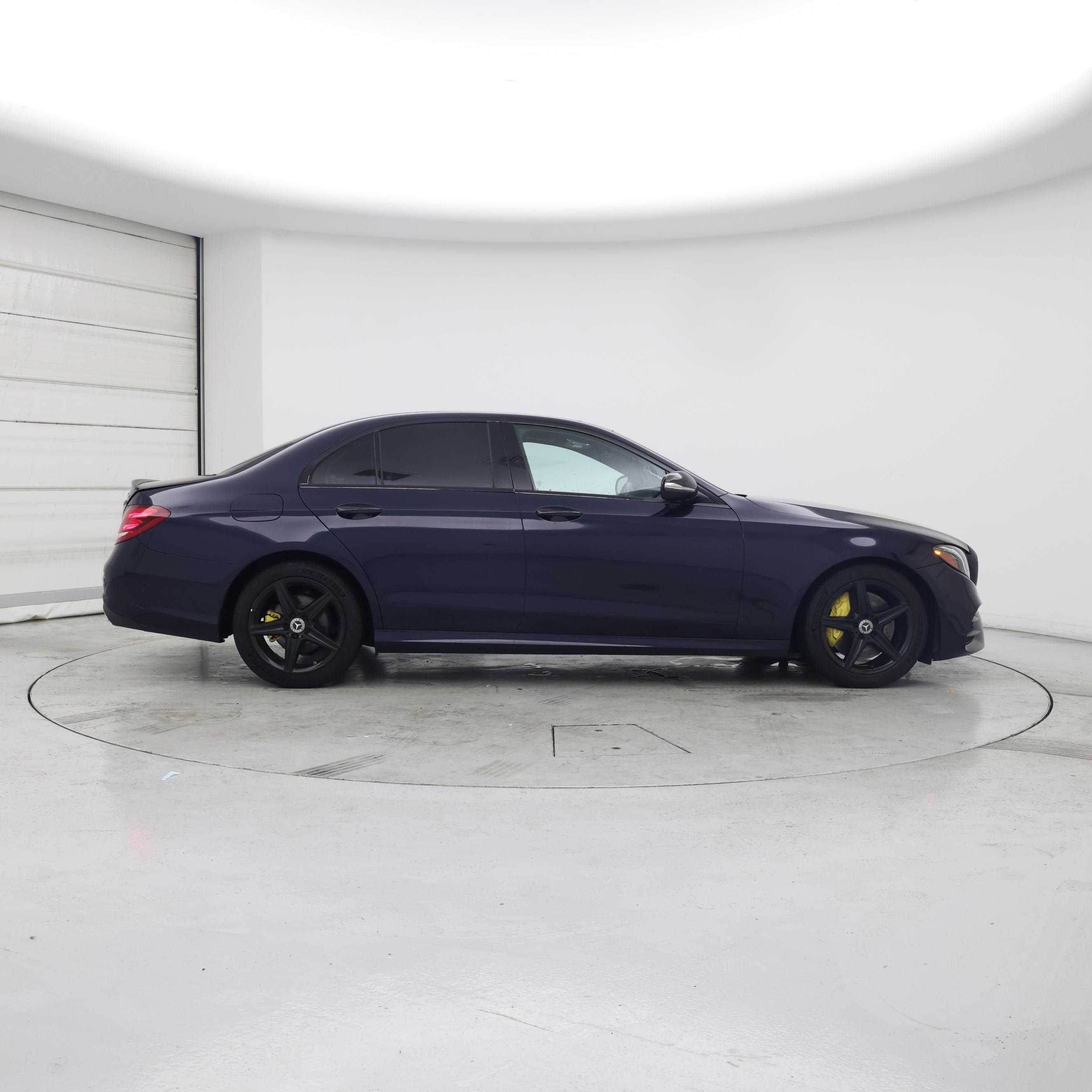 Thumbnail: 2017 Mercedes-Benz E-Class - 7