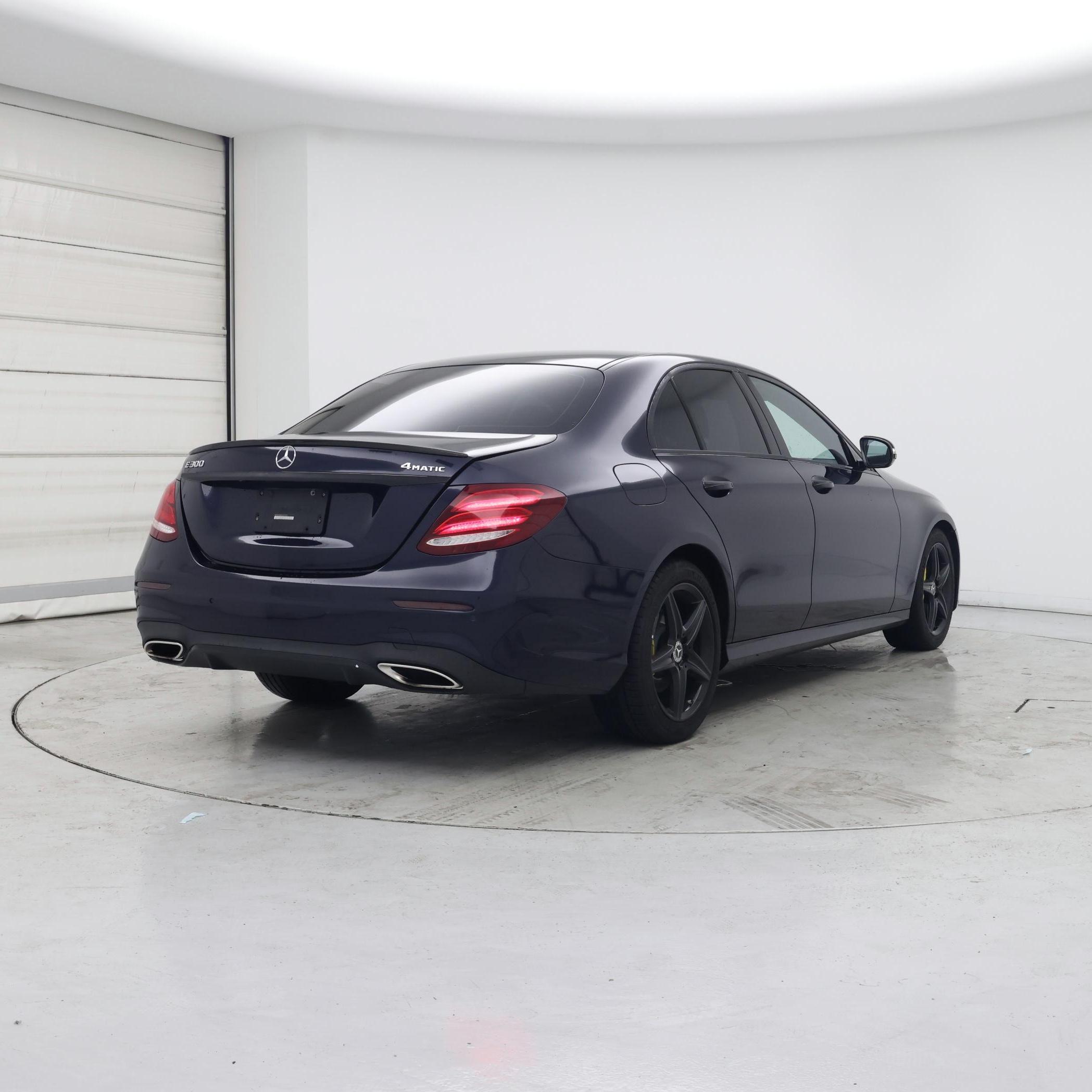 Thumbnail: 2017 Mercedes-Benz E-Class - 8