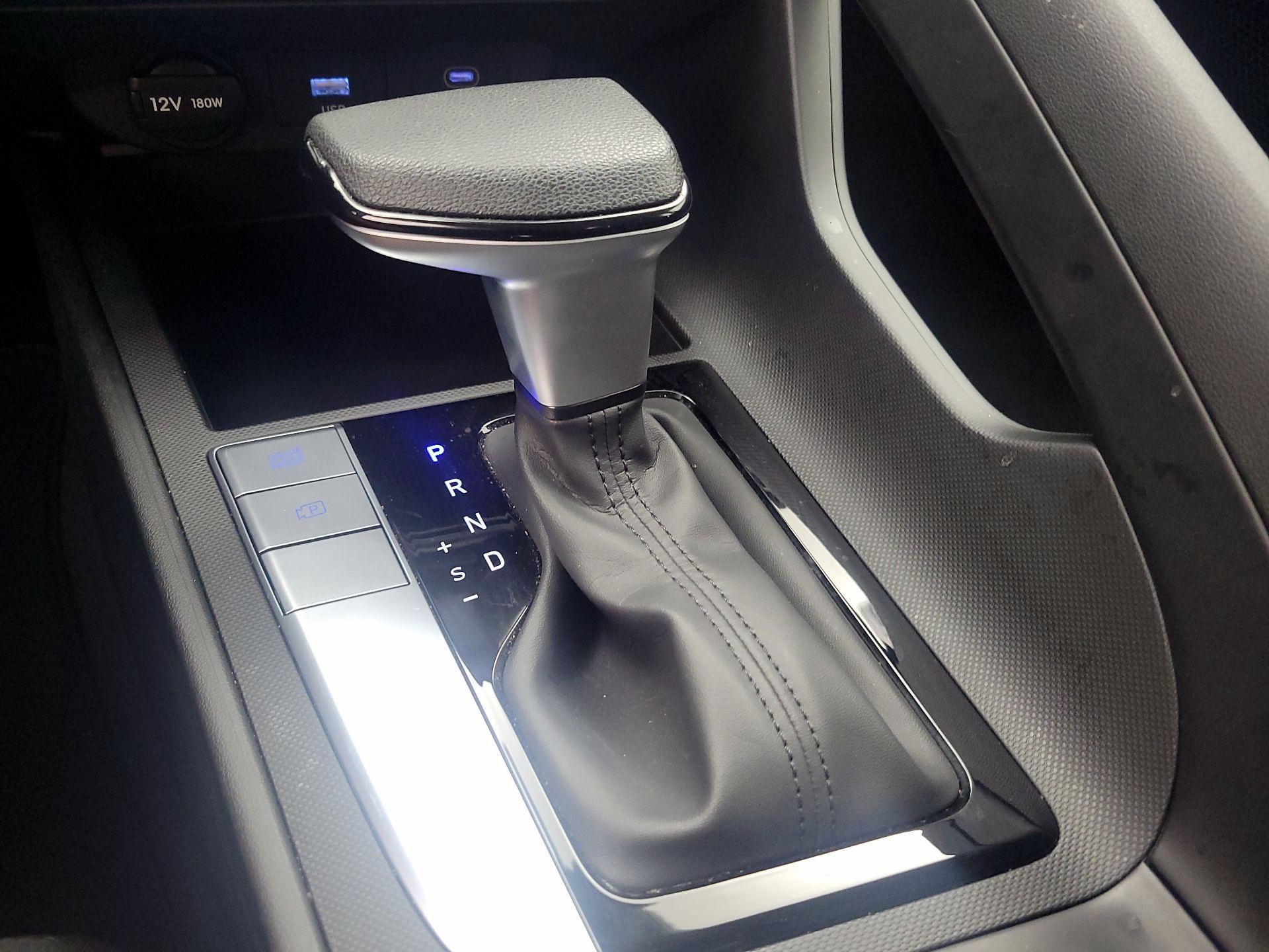 Thumbnail: 2024 Hyundai Elantra - 18