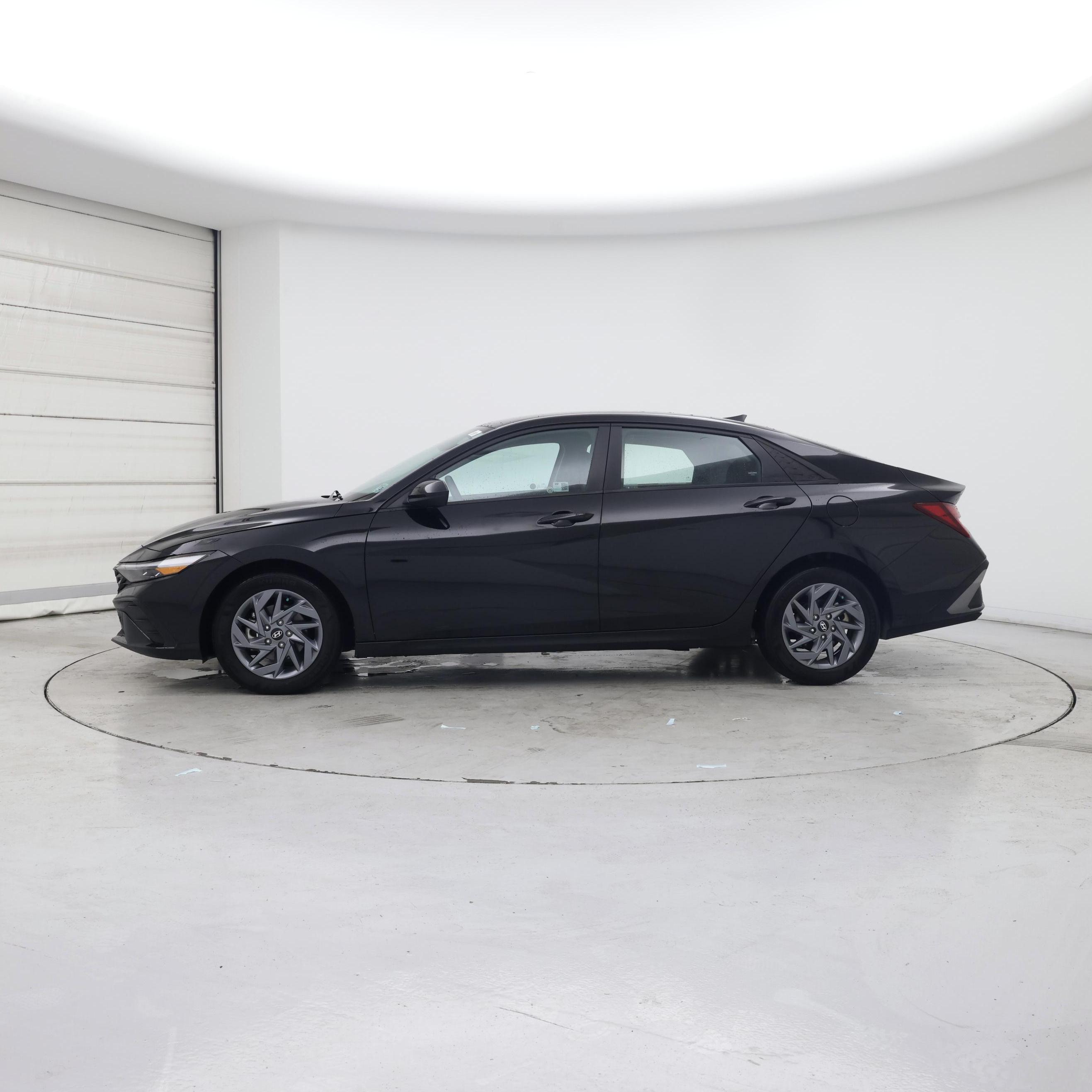 Thumbnail: 2024 Hyundai Elantra - 3