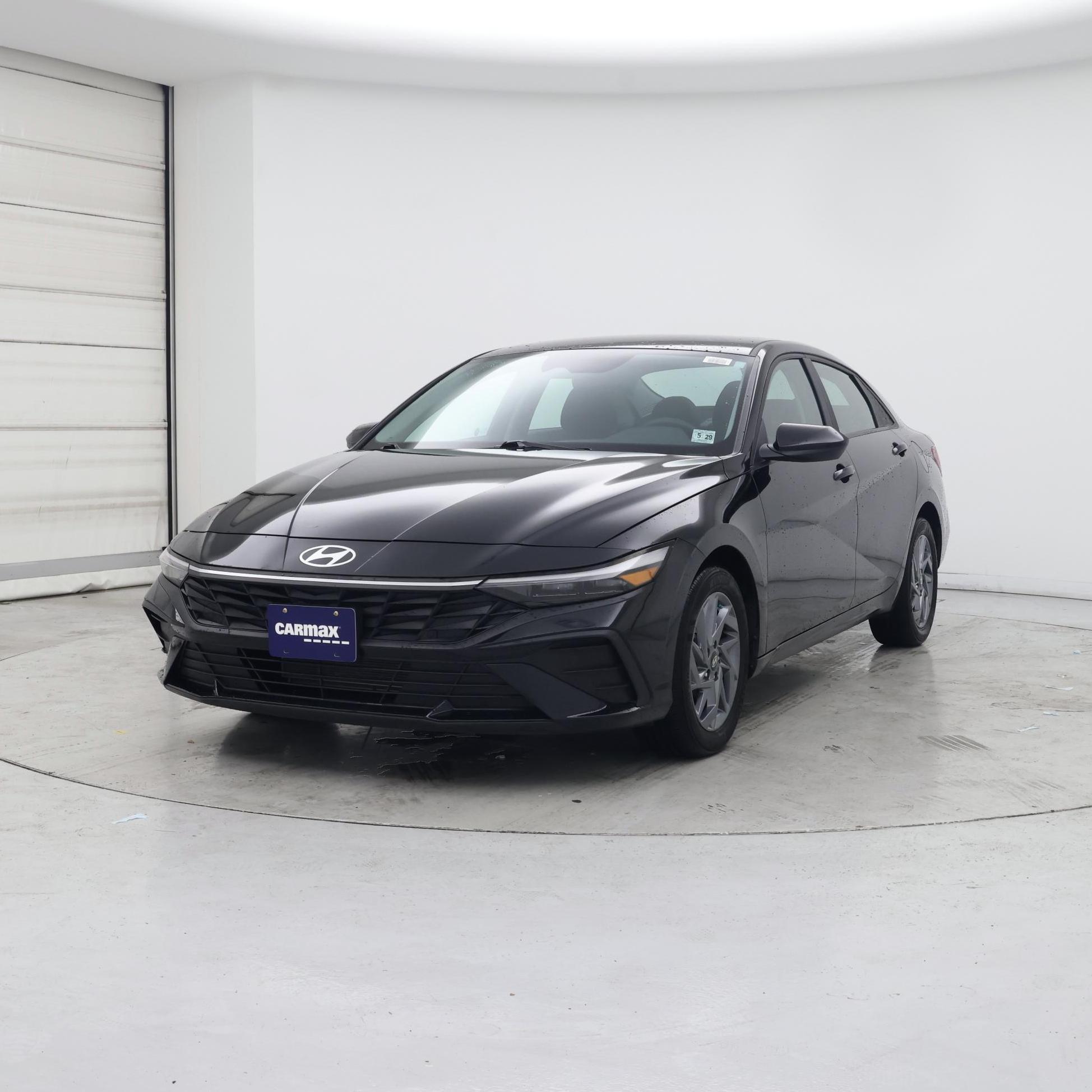 Thumbnail: 2024 Hyundai Elantra - 4