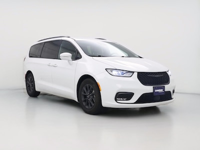 White 2022 Chrysler Pacifica Touring L