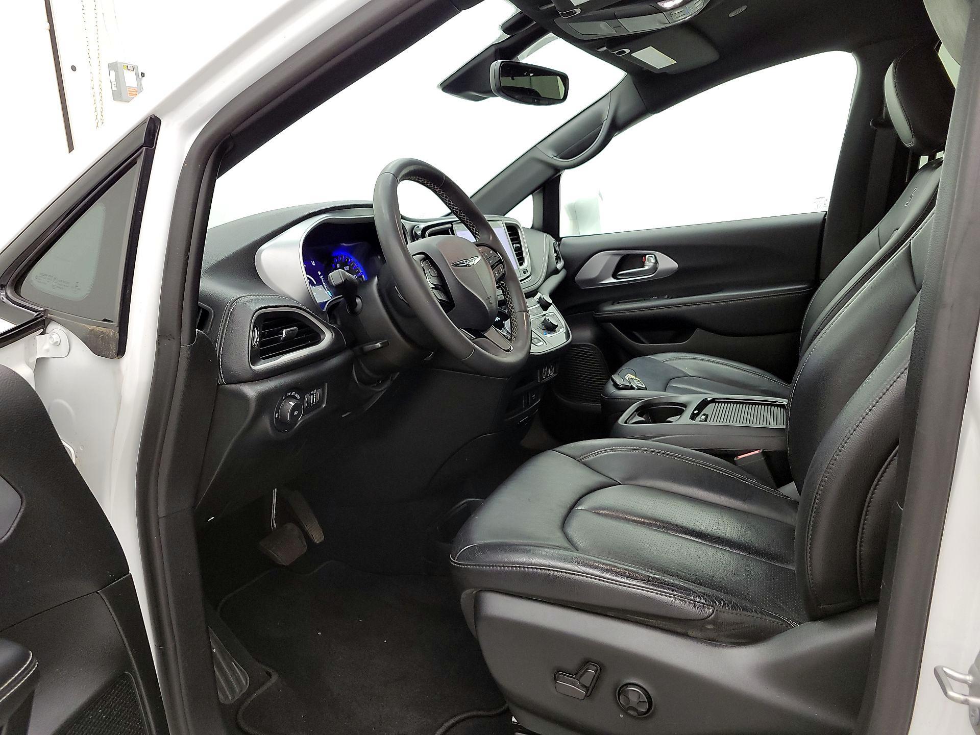 Thumbnail: 2022 Chrysler Pacifica - 11