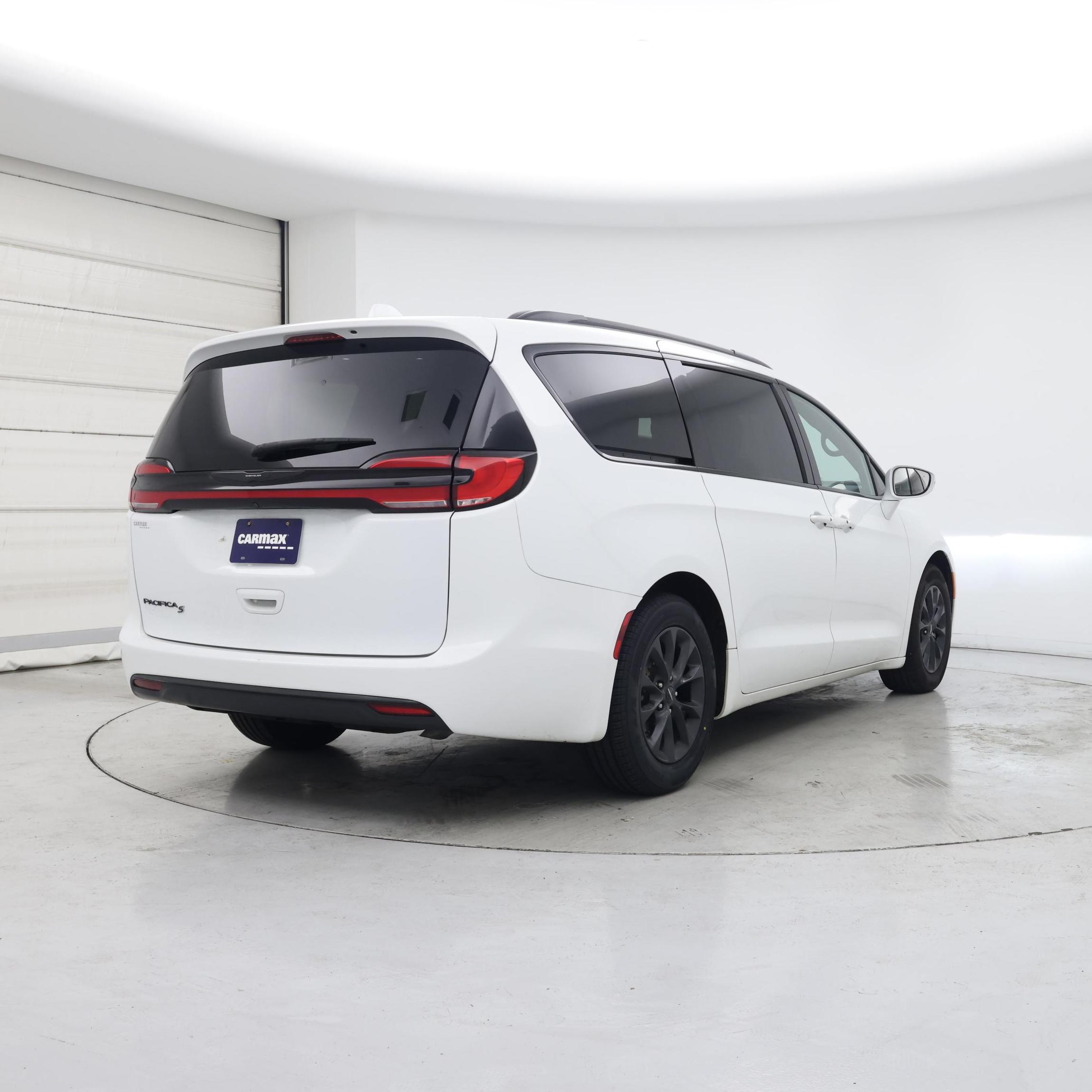 Thumbnail: 2022 Chrysler Pacifica - 8