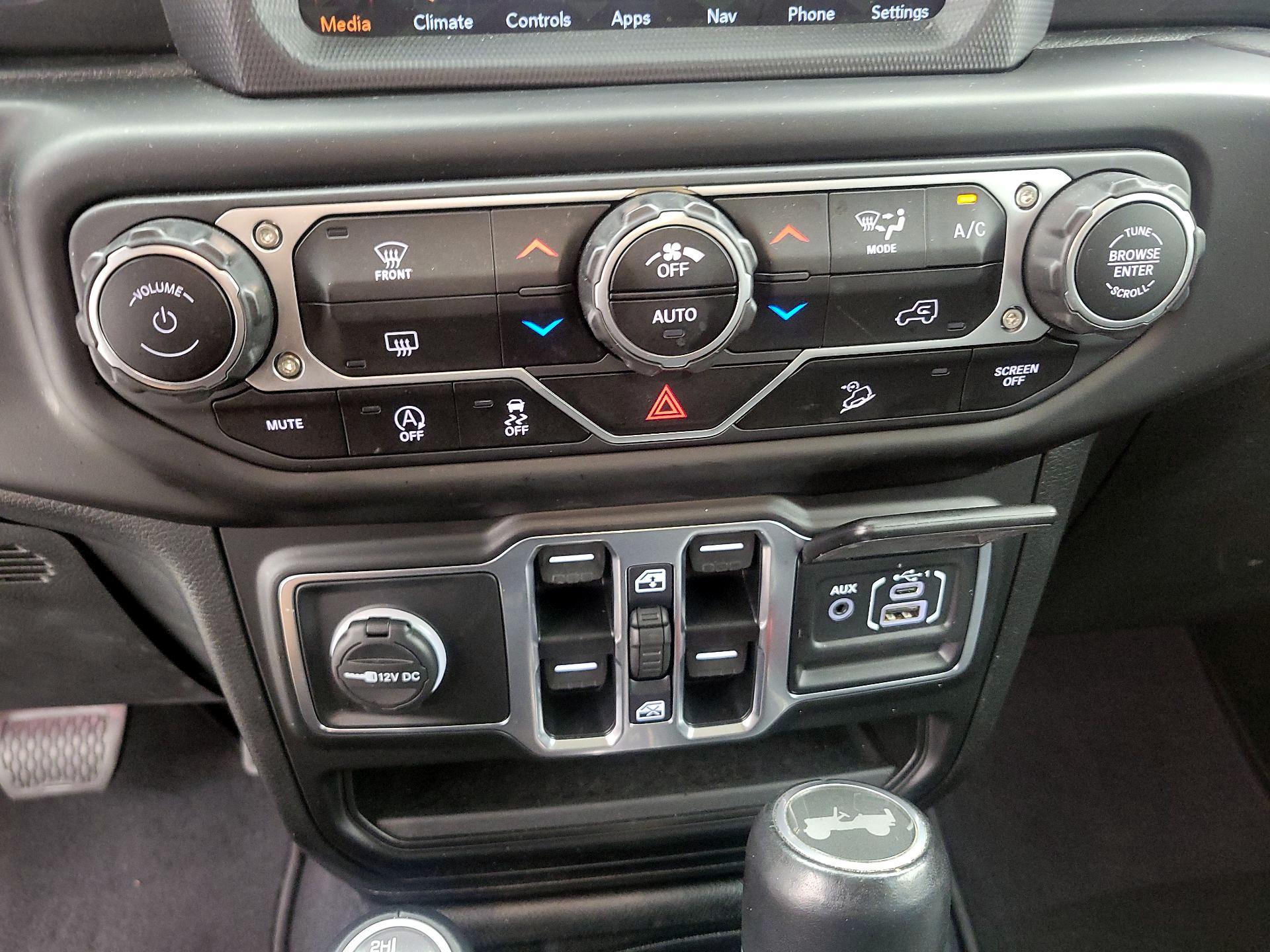 Thumbnail: 2020 Jeep Wrangler - 17