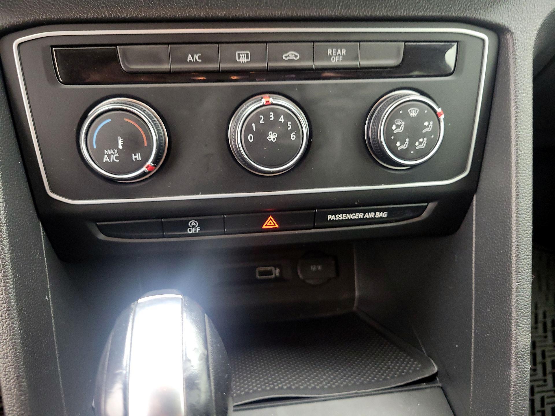 Thumbnail: 2019 Volkswagen Atlas - 16
