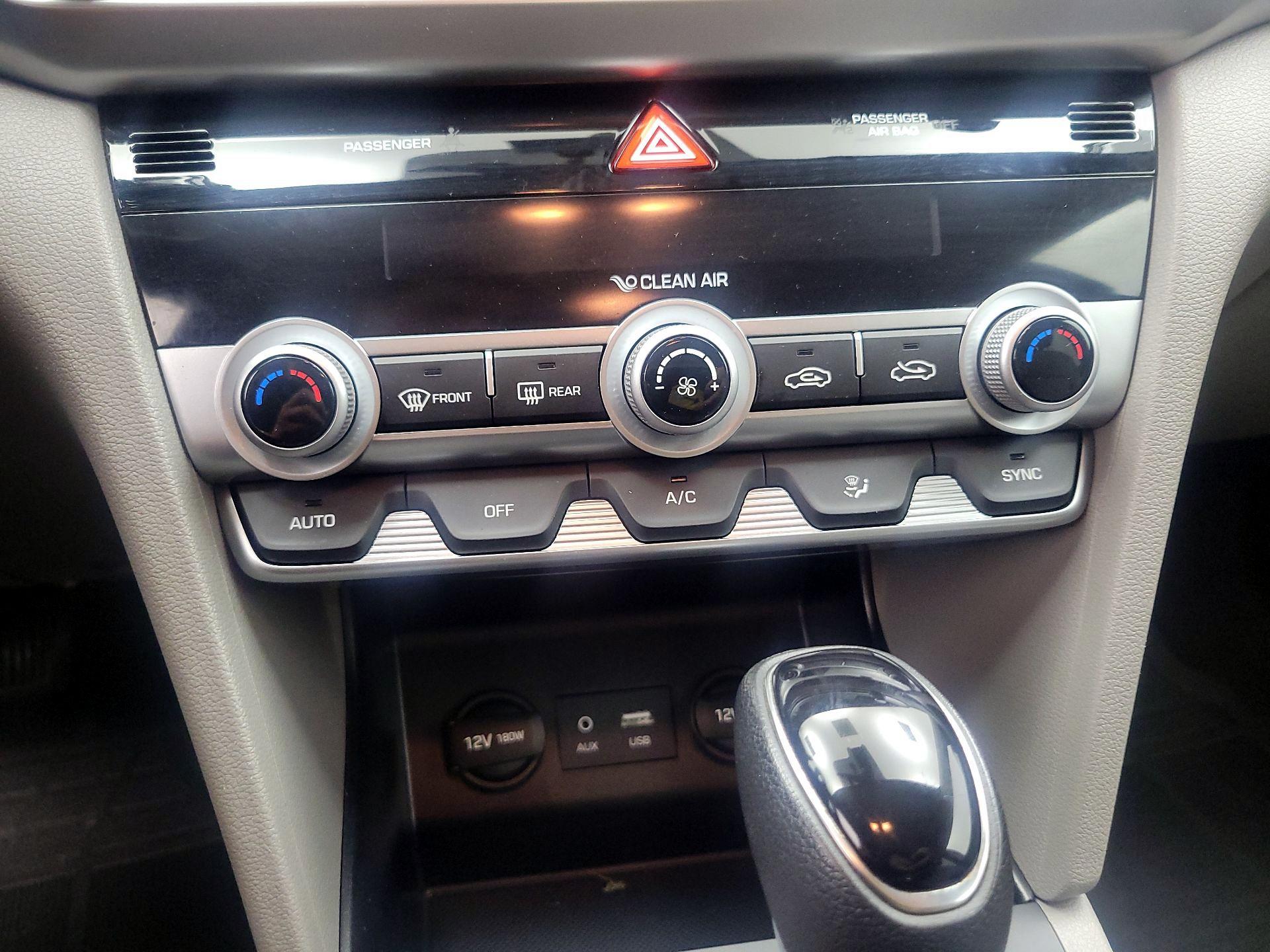 Thumbnail: 2020 Hyundai Elantra - 16