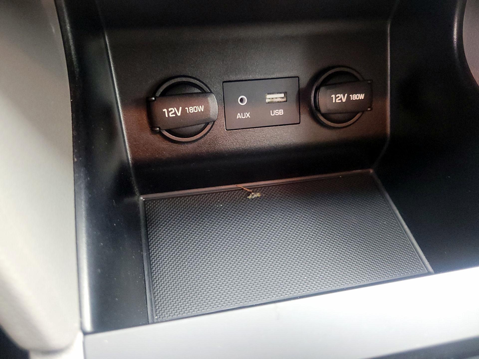 Thumbnail: 2020 Hyundai Elantra - 18