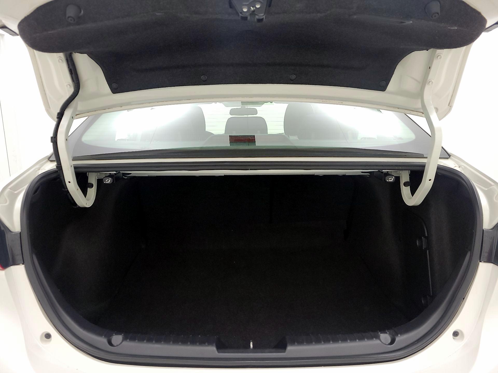 Thumbnail: 2015 Mazda Mazda3 - 19