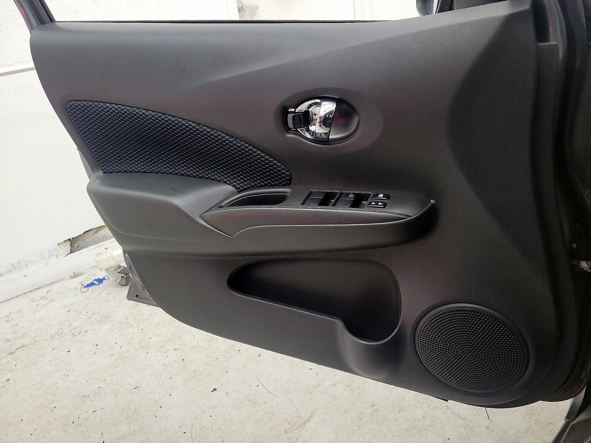 Thumbnail: 2016 Nissan Versa Note - 12