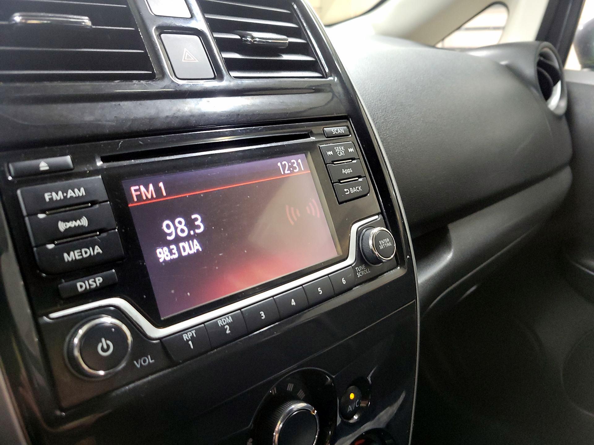Thumbnail: 2016 Nissan Versa Note - 14