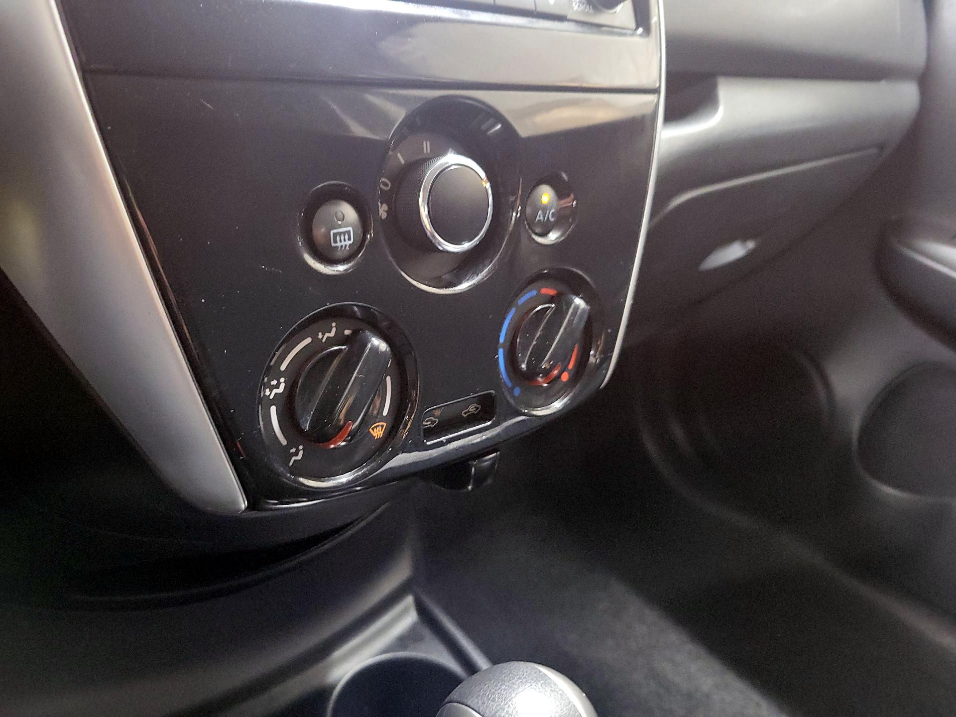 Thumbnail: 2016 Nissan Versa Note - 15