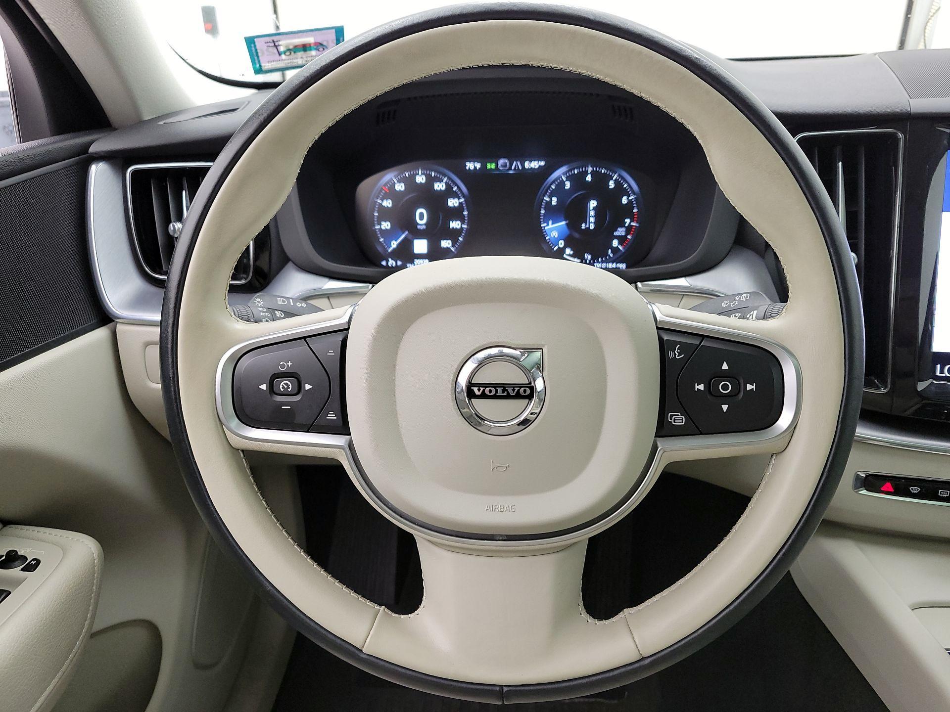 Thumbnail: 2020 Volvo XC60 - 10