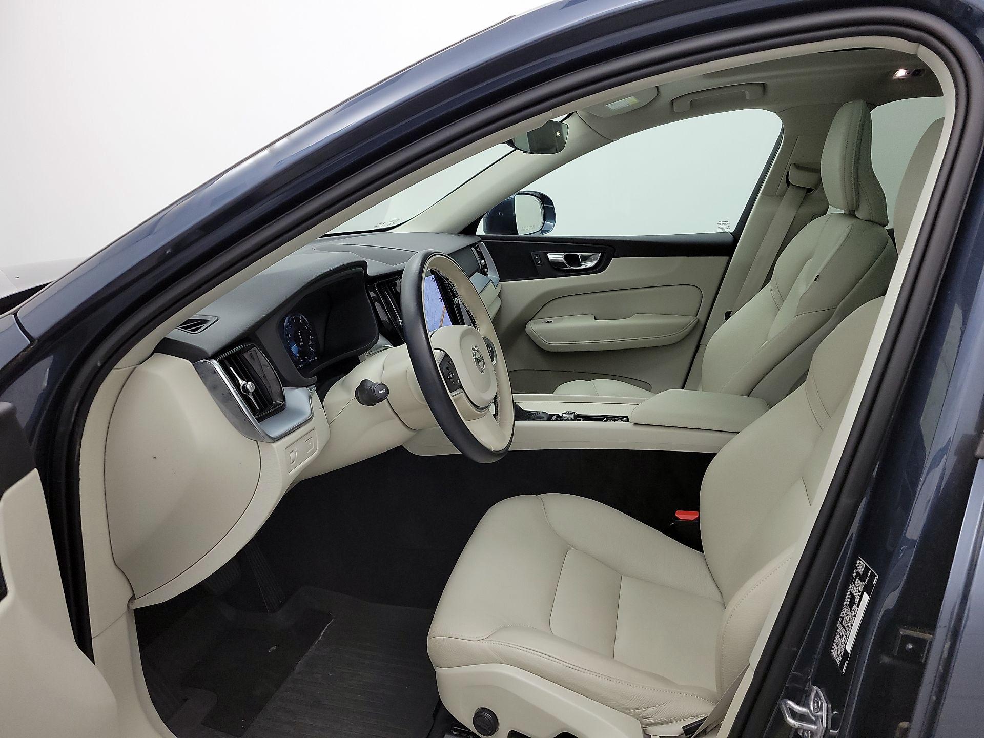 Thumbnail: 2020 Volvo XC60 - 11