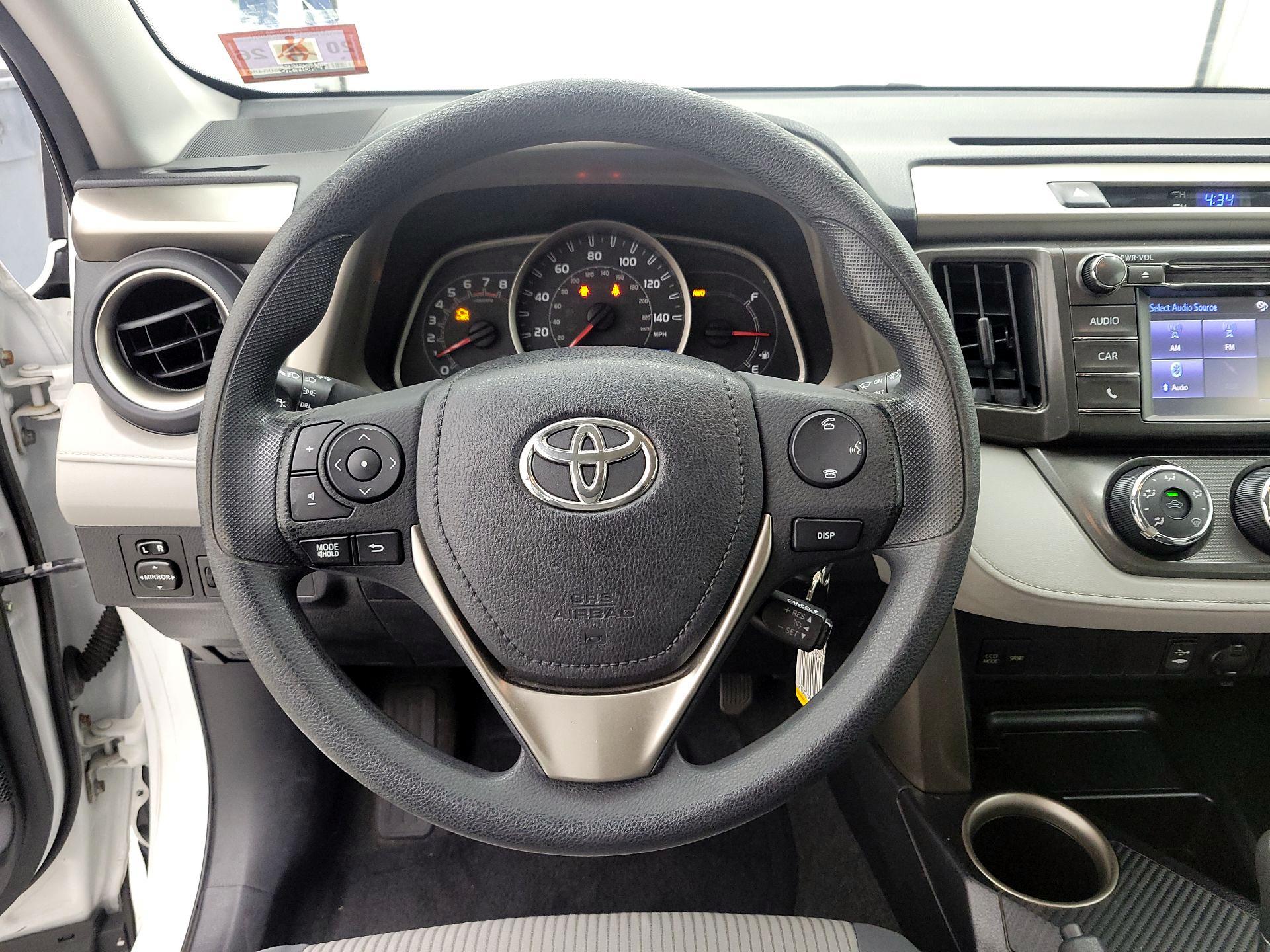 Thumbnail: 2015 Toyota RAV4 - 10