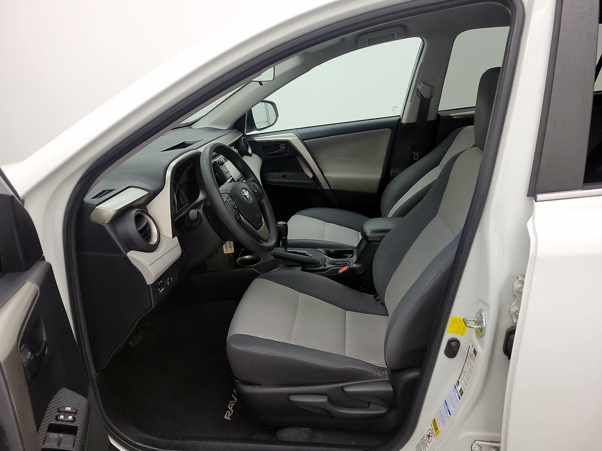 Thumbnail: 2015 Toyota RAV4 - 11