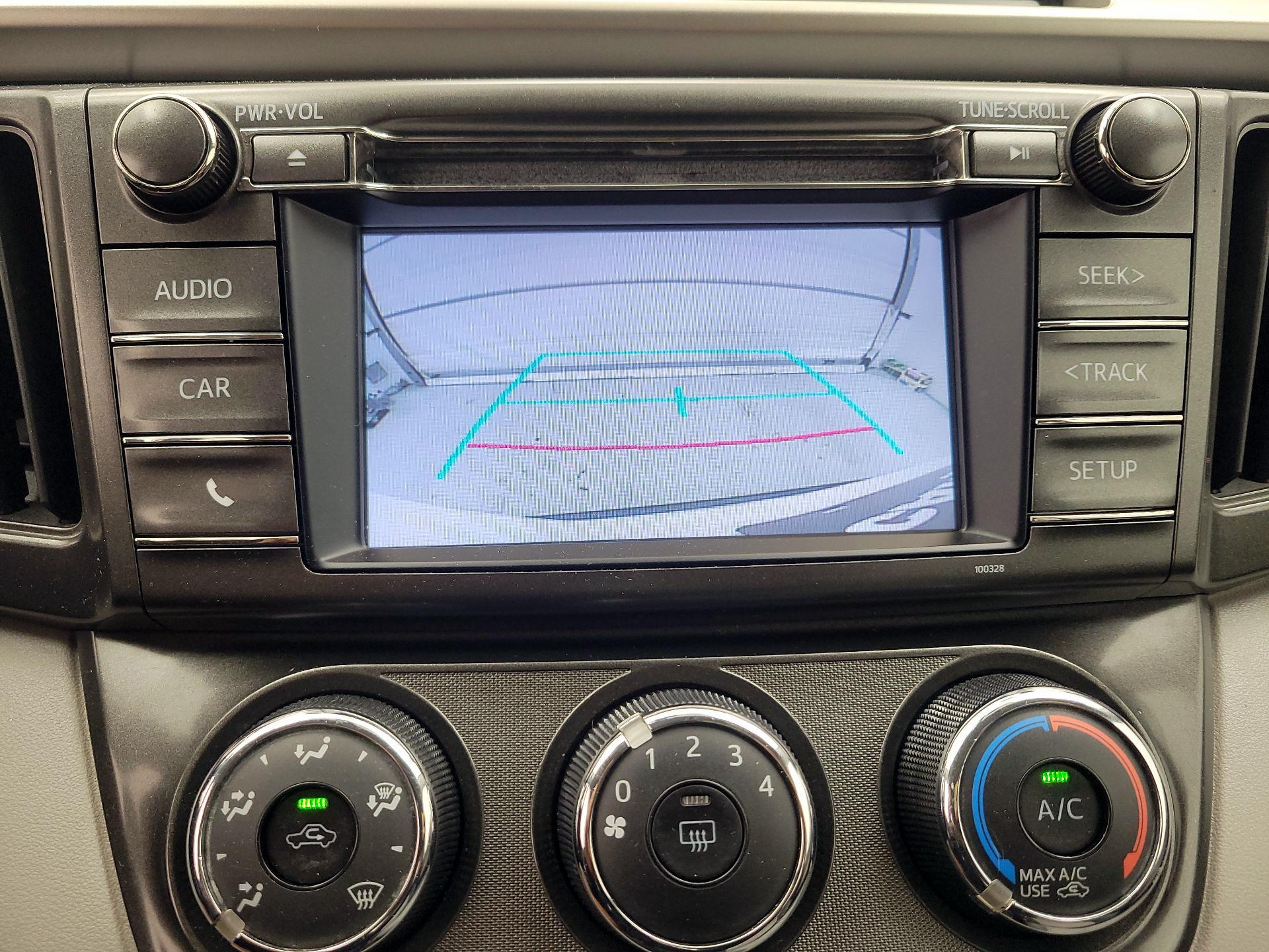 Thumbnail: 2015 Toyota RAV4 - 14