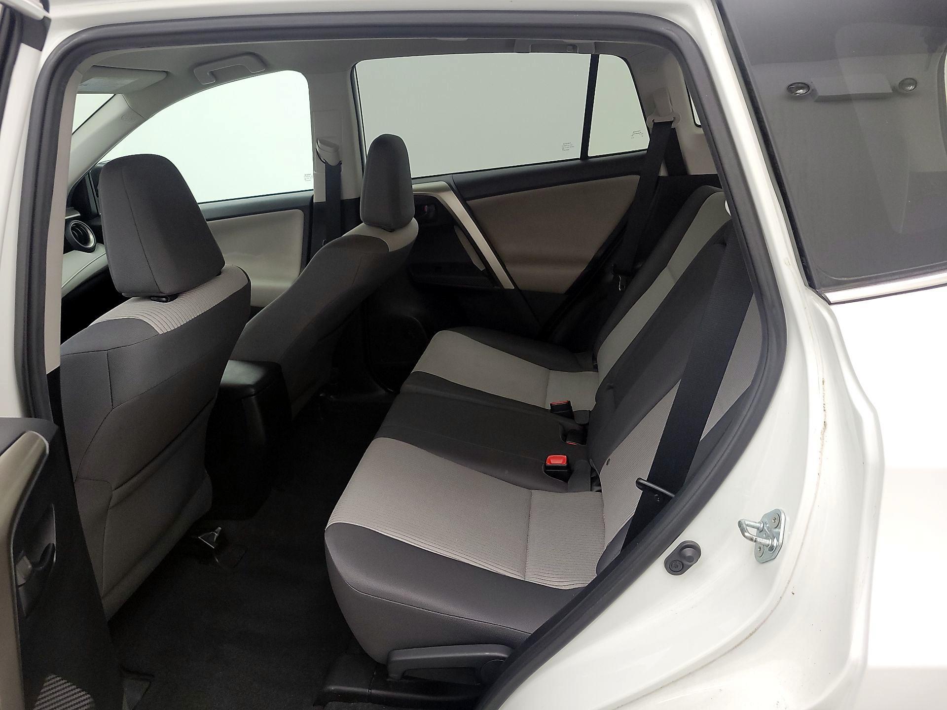 Thumbnail: 2015 Toyota RAV4 - 19