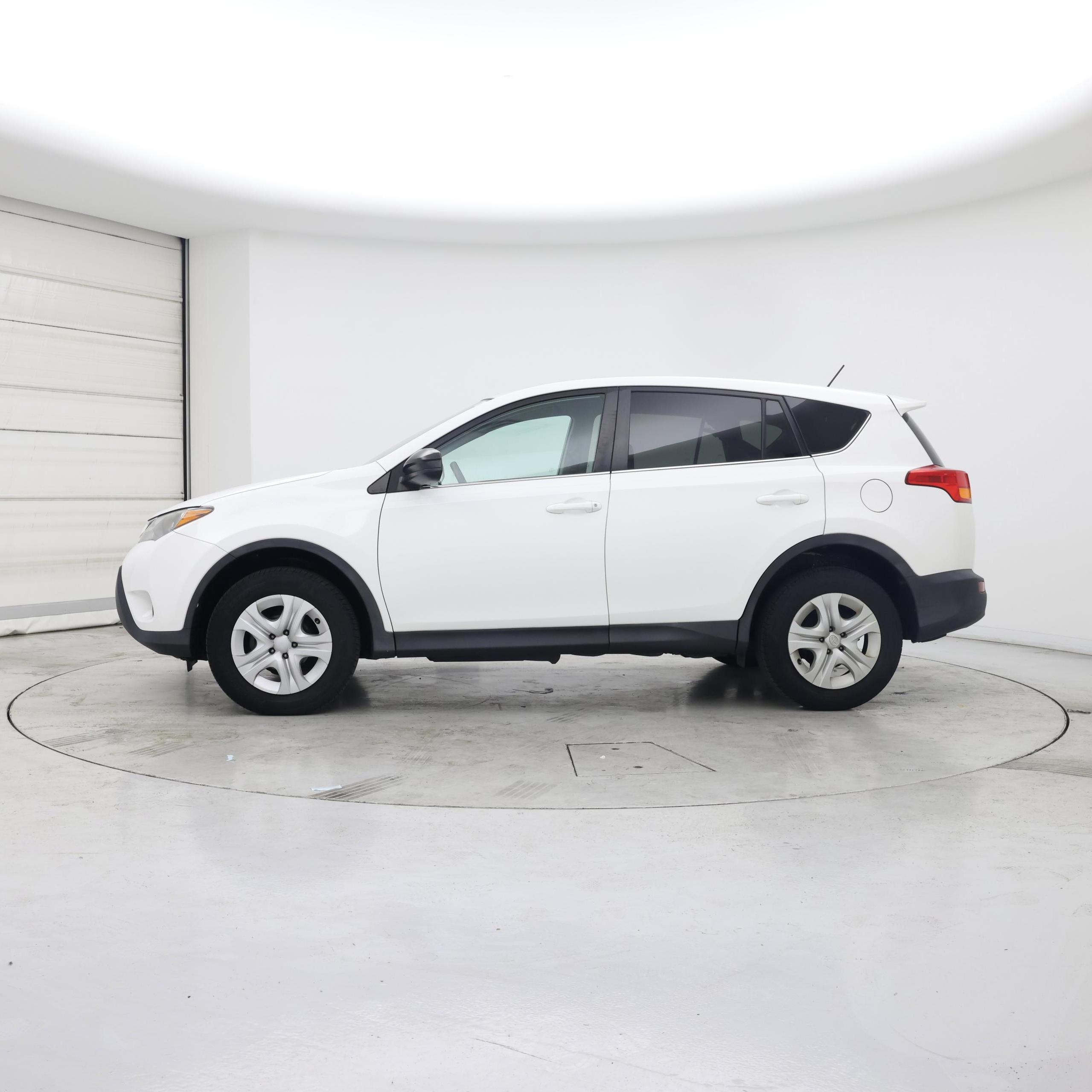 Thumbnail: 2015 Toyota RAV4 - 3
