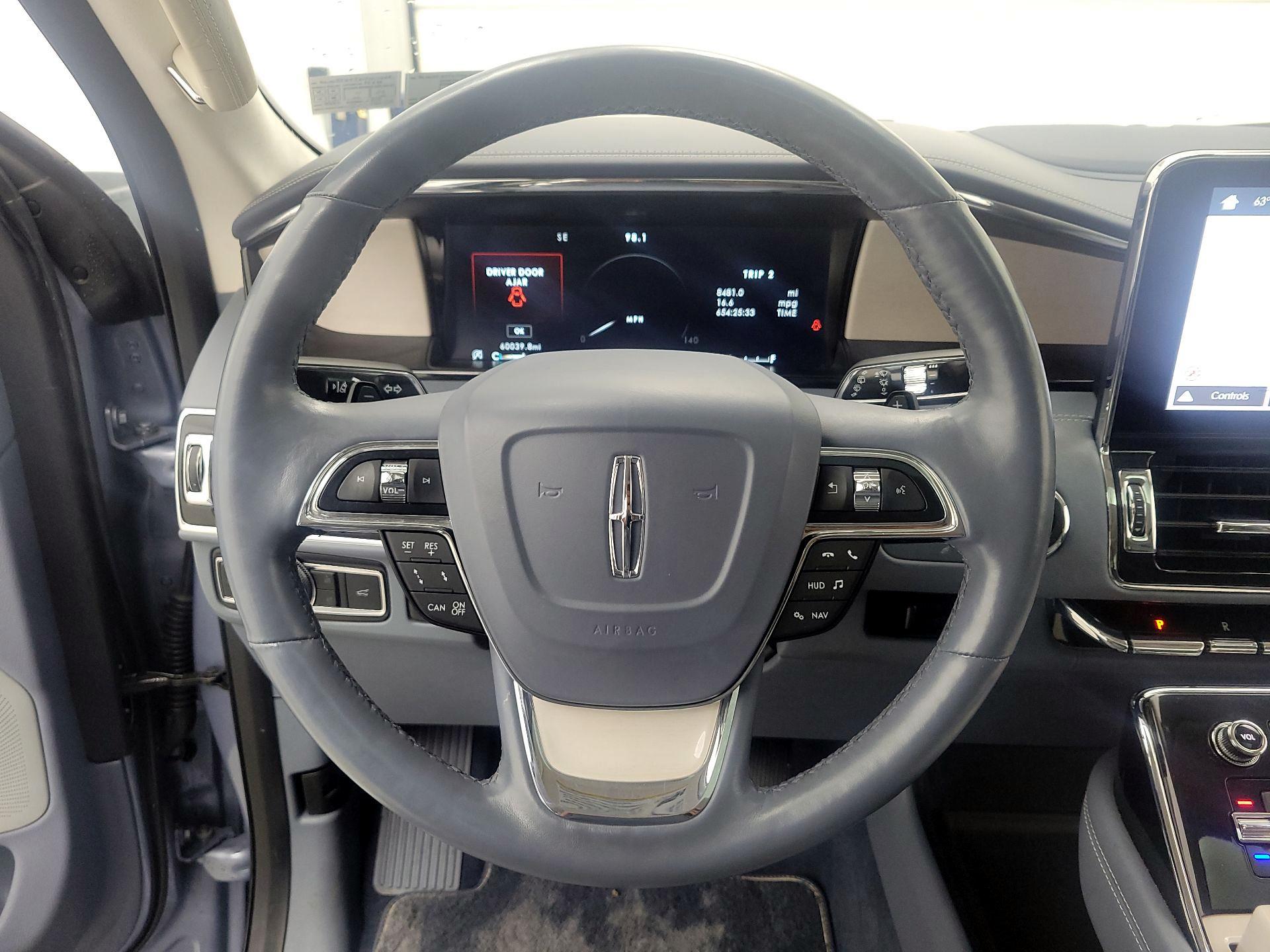 Thumbnail: 2018 Lincoln Navigator - 10