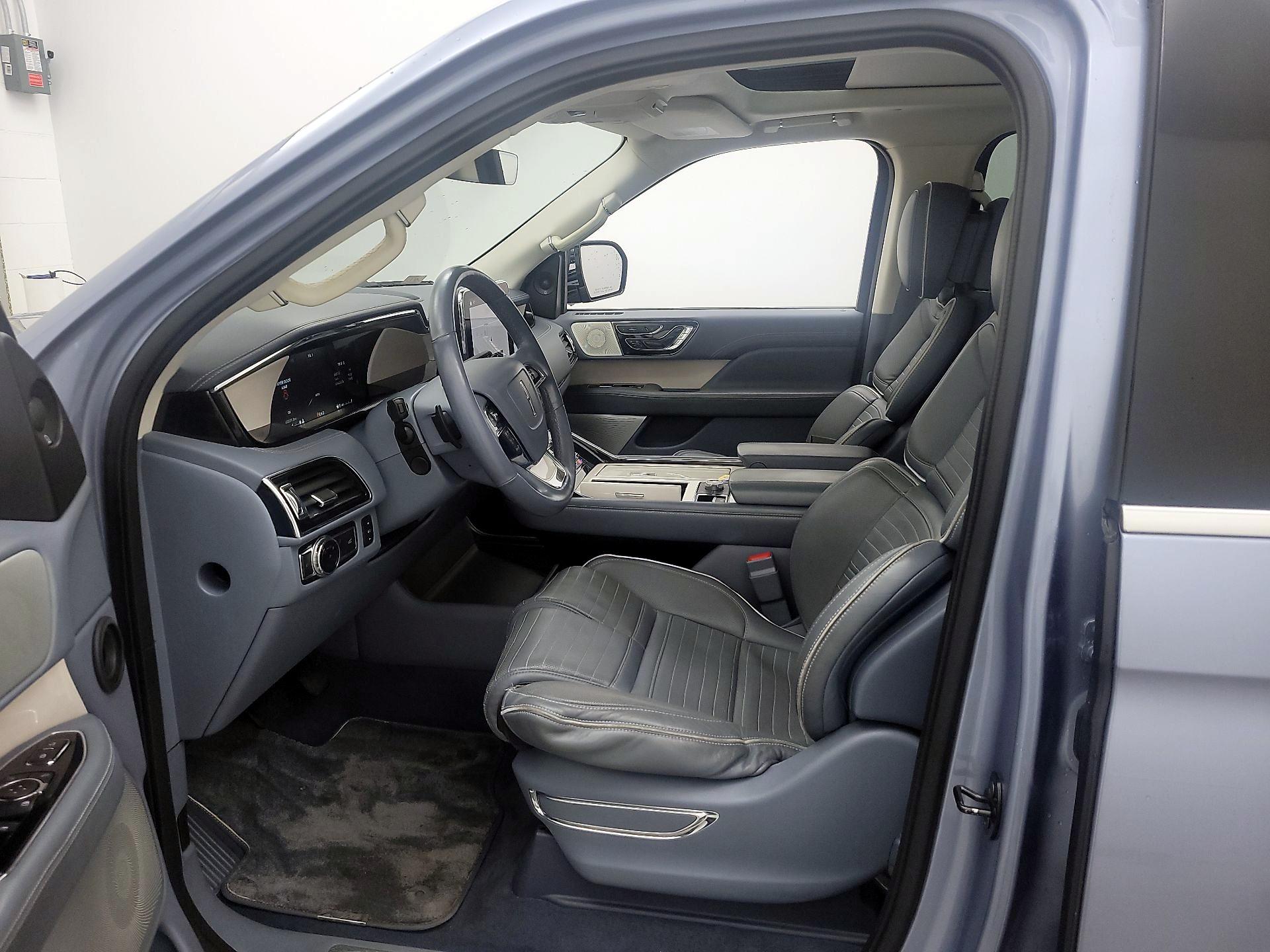 Thumbnail: 2018 Lincoln Navigator - 11