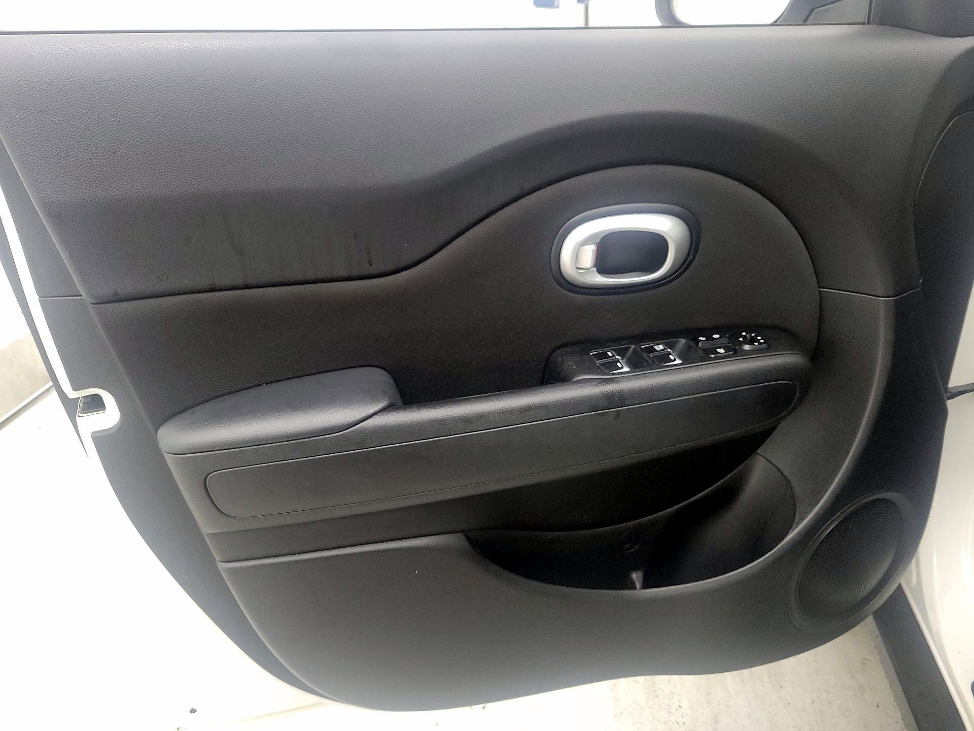 Thumbnail: 2017 Kia Soul - 12
