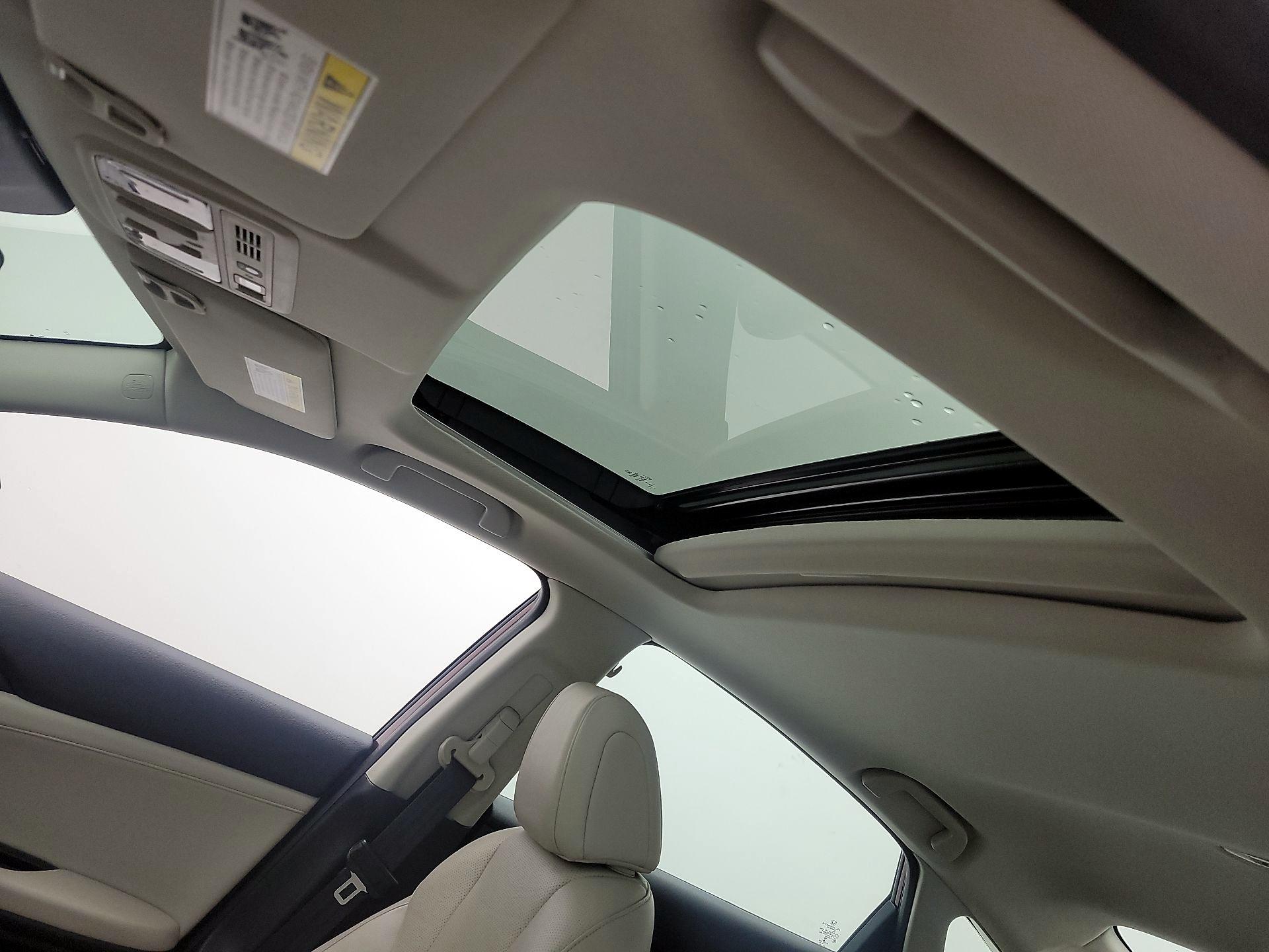 Thumbnail: 2020 Honda Insight - 17