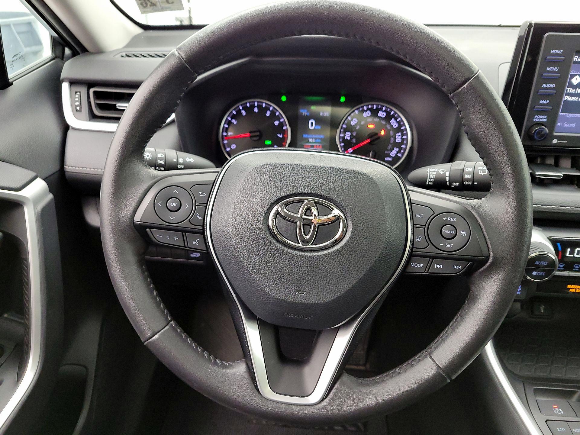 Thumbnail: 2021 Toyota RAV4 - 10
