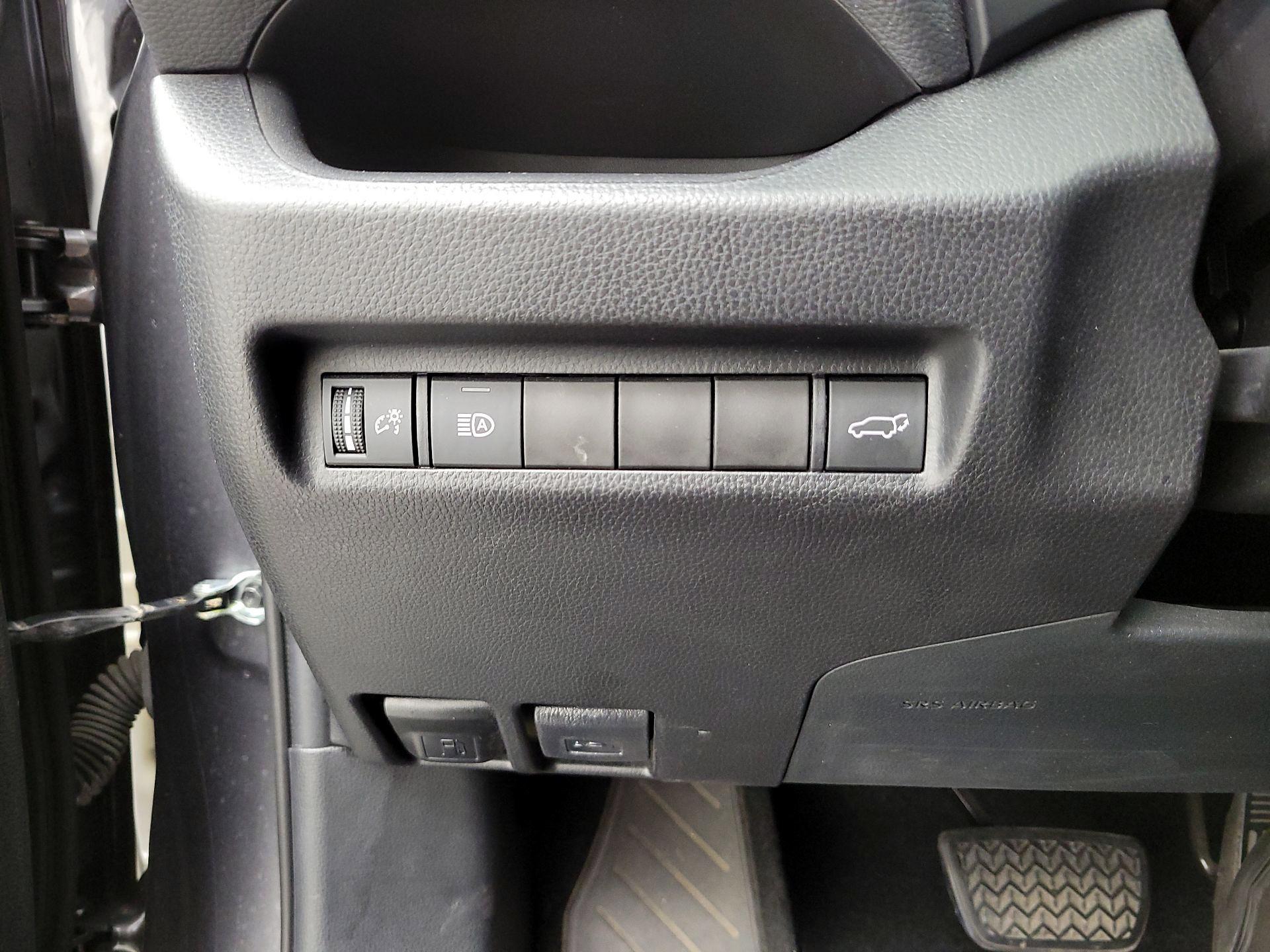 Thumbnail: 2021 Toyota RAV4 - 13