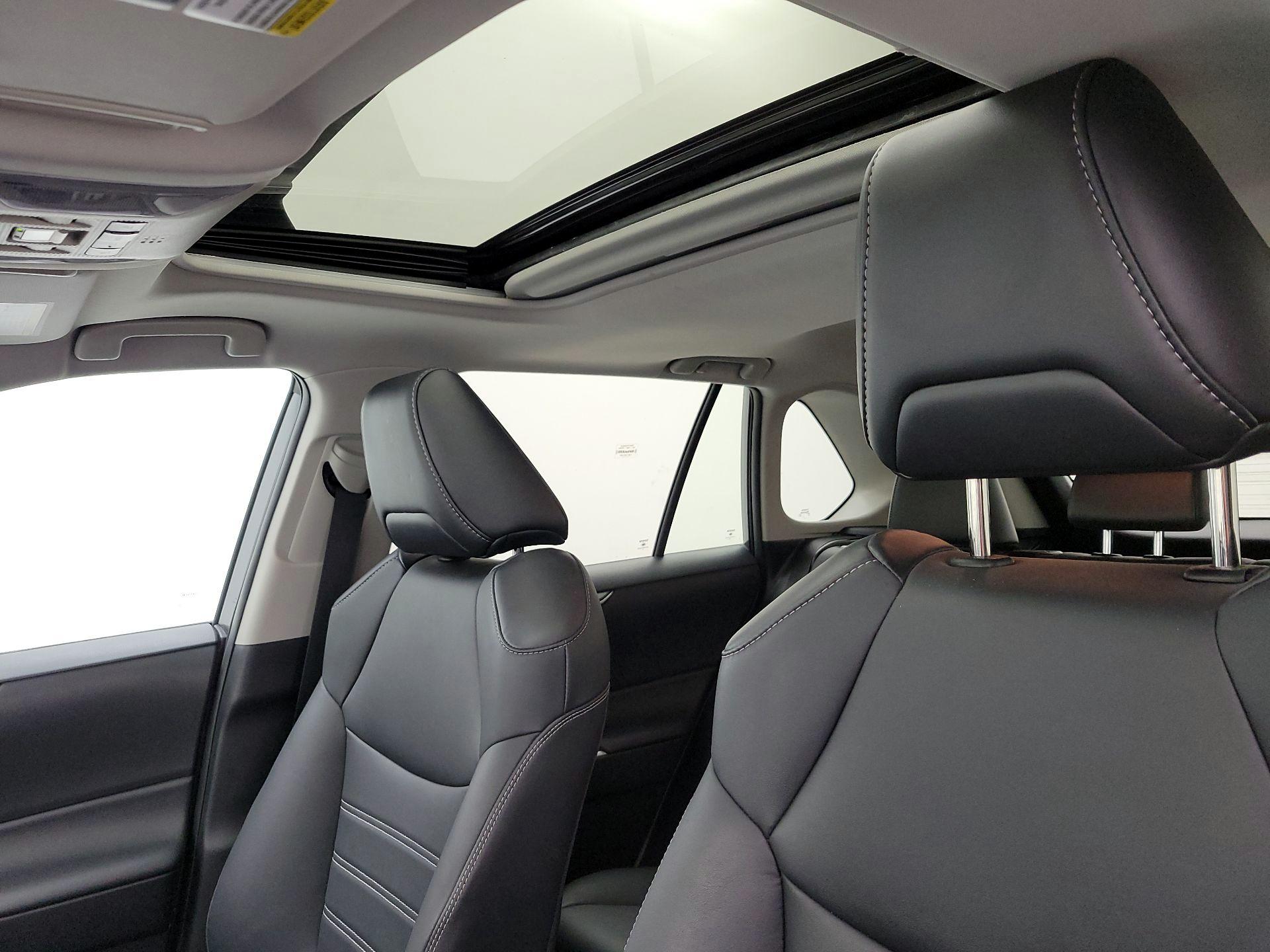 Thumbnail: 2021 Toyota RAV4 - 20