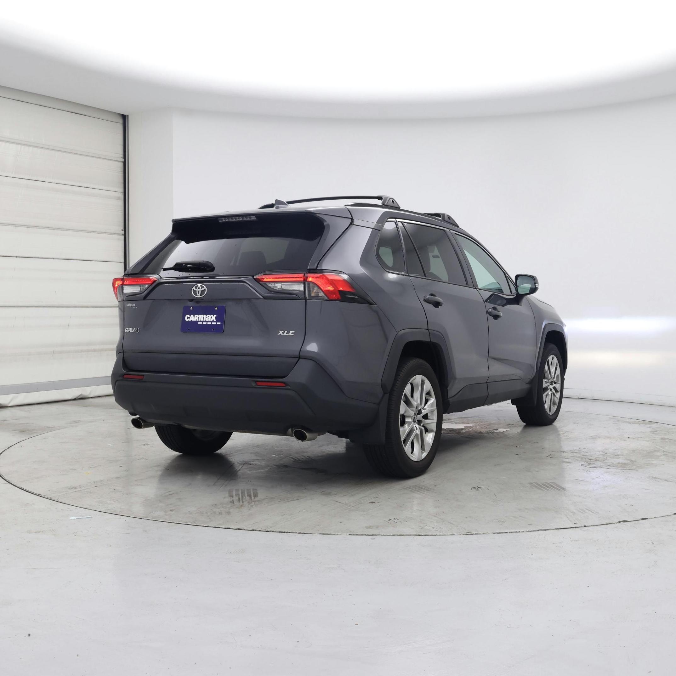 Thumbnail: 2021 Toyota RAV4 - 8