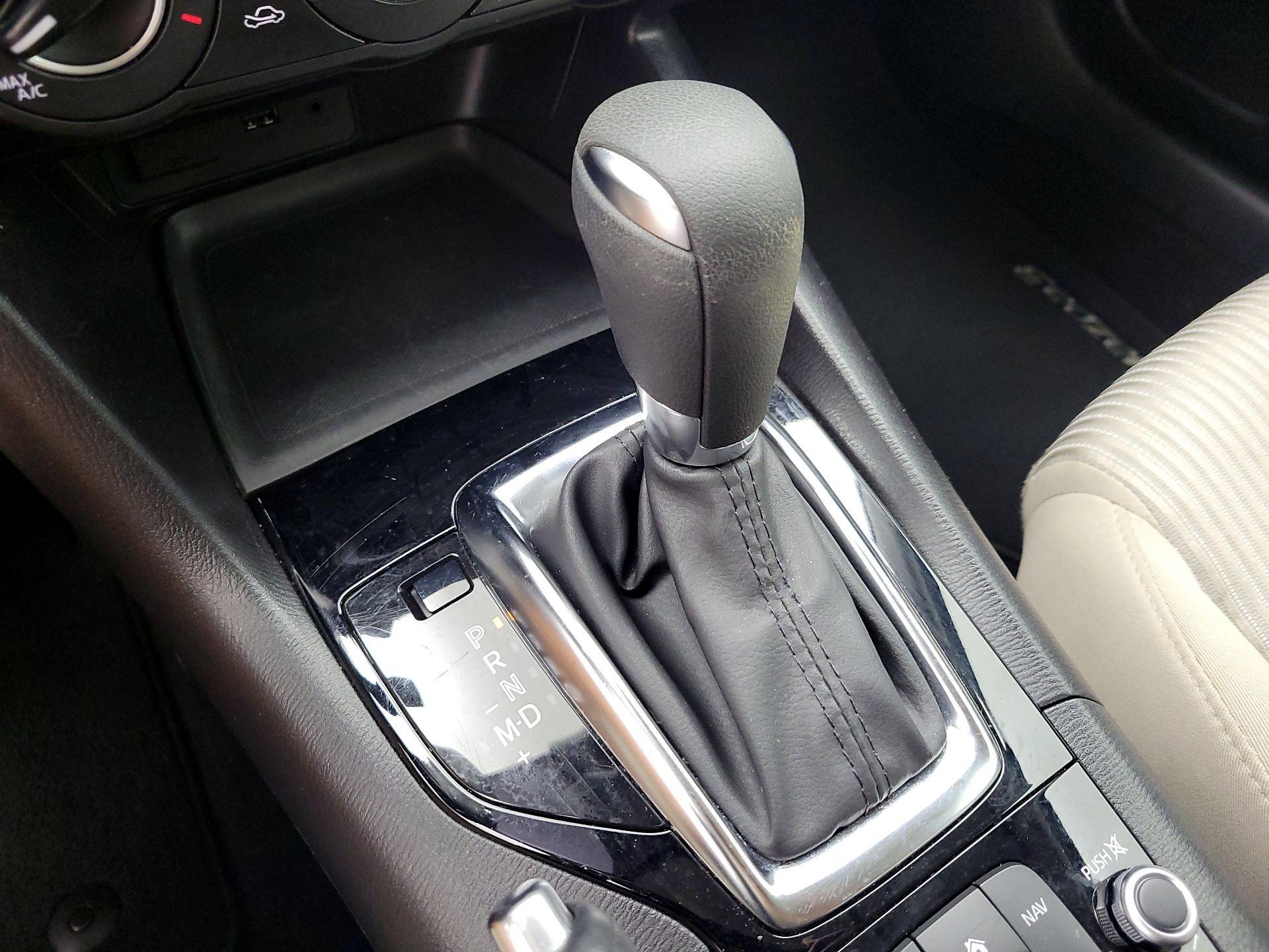 Thumbnail: 2016 Mazda Mazda3 - 18