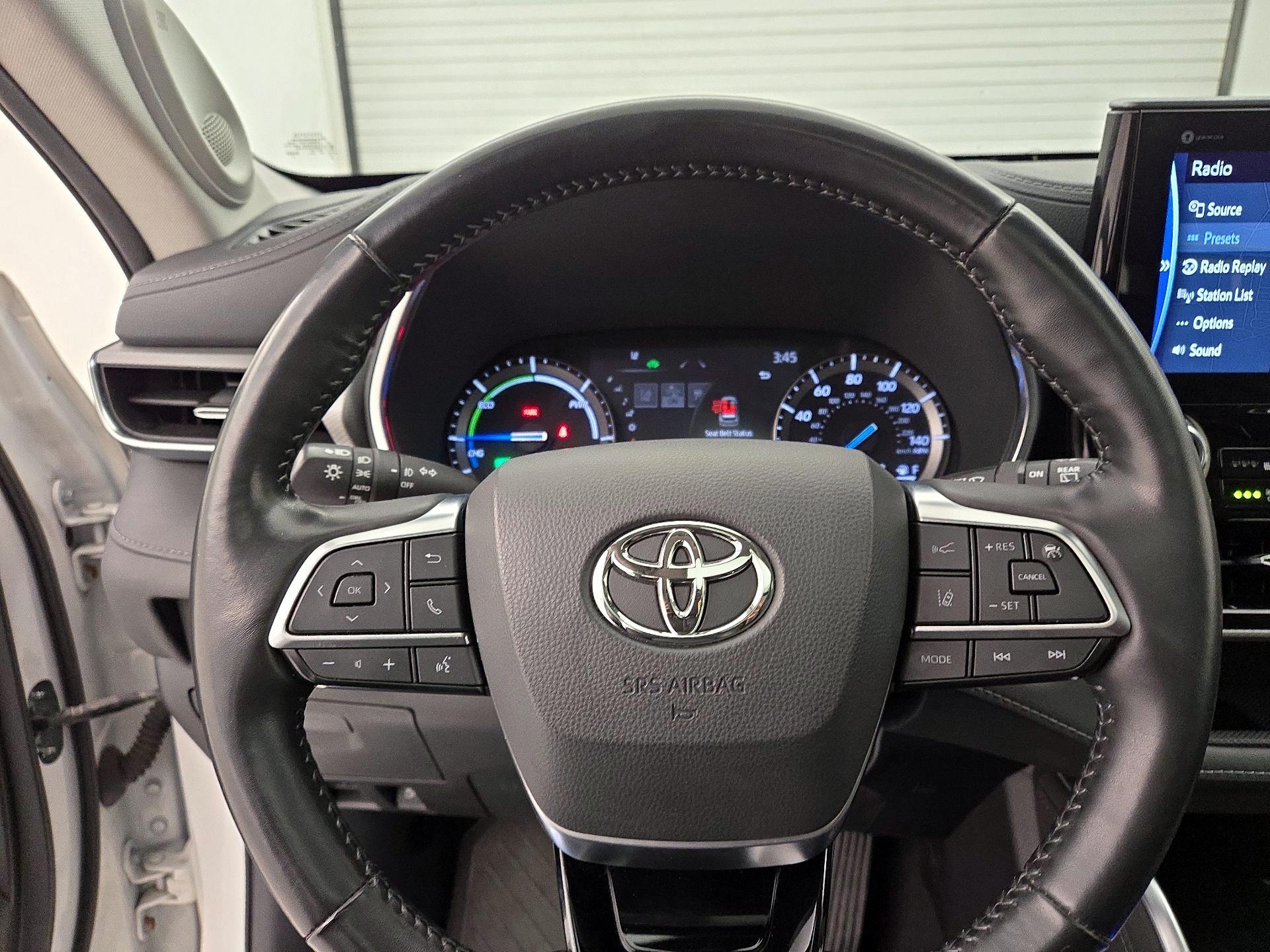 Thumbnail: 2021 Toyota Highlander - 10