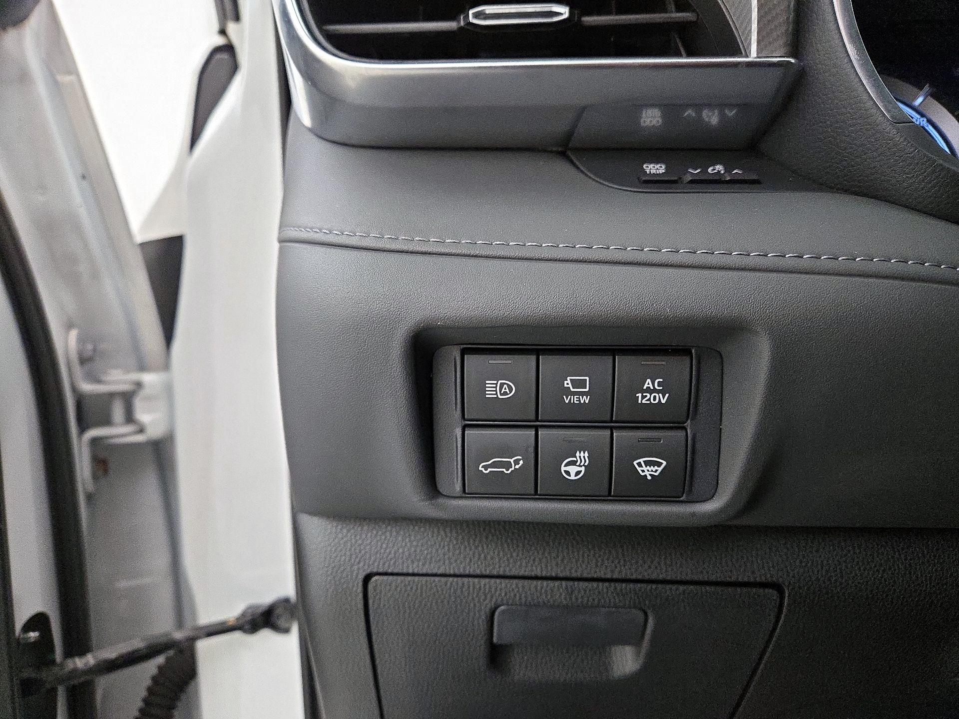 Thumbnail: 2021 Toyota Highlander - 13