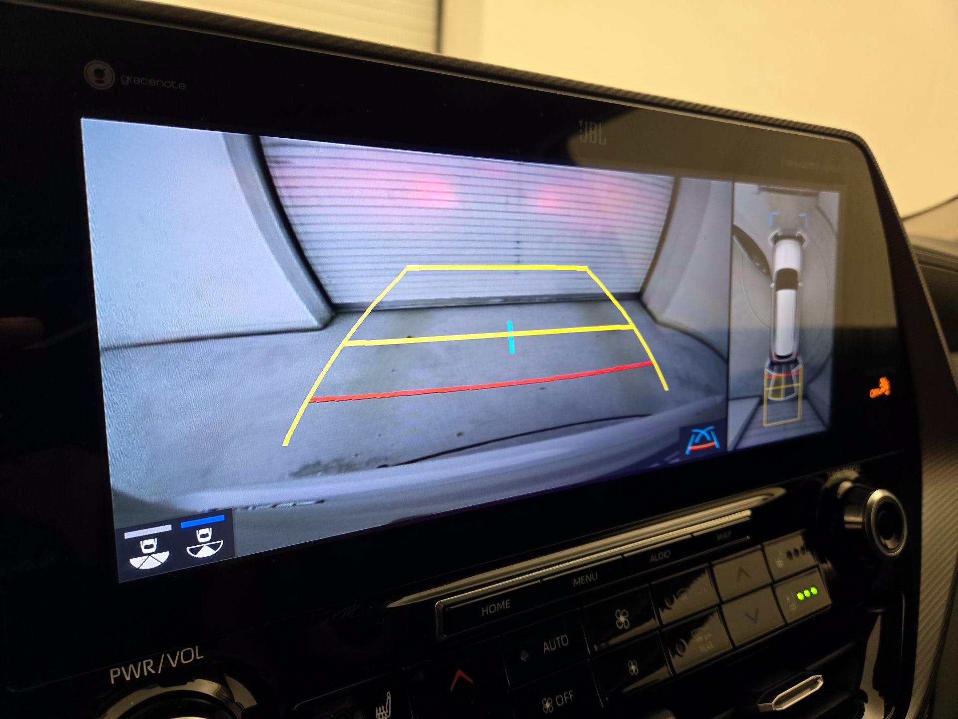 Thumbnail: 2021 Toyota Highlander - 15