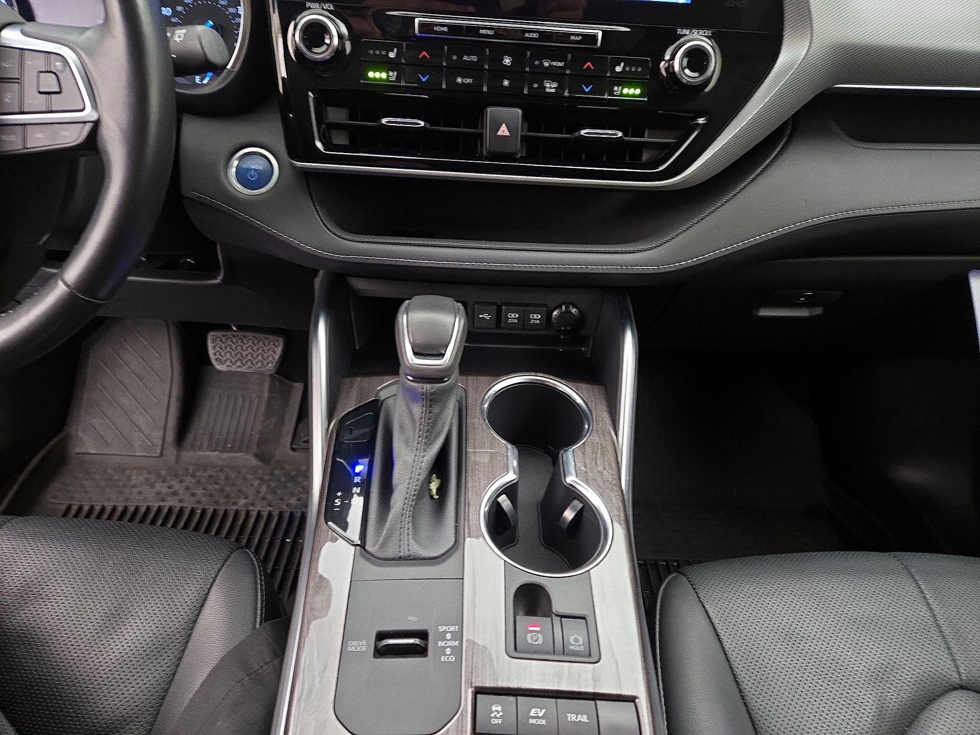 Thumbnail: 2021 Toyota Highlander - 18