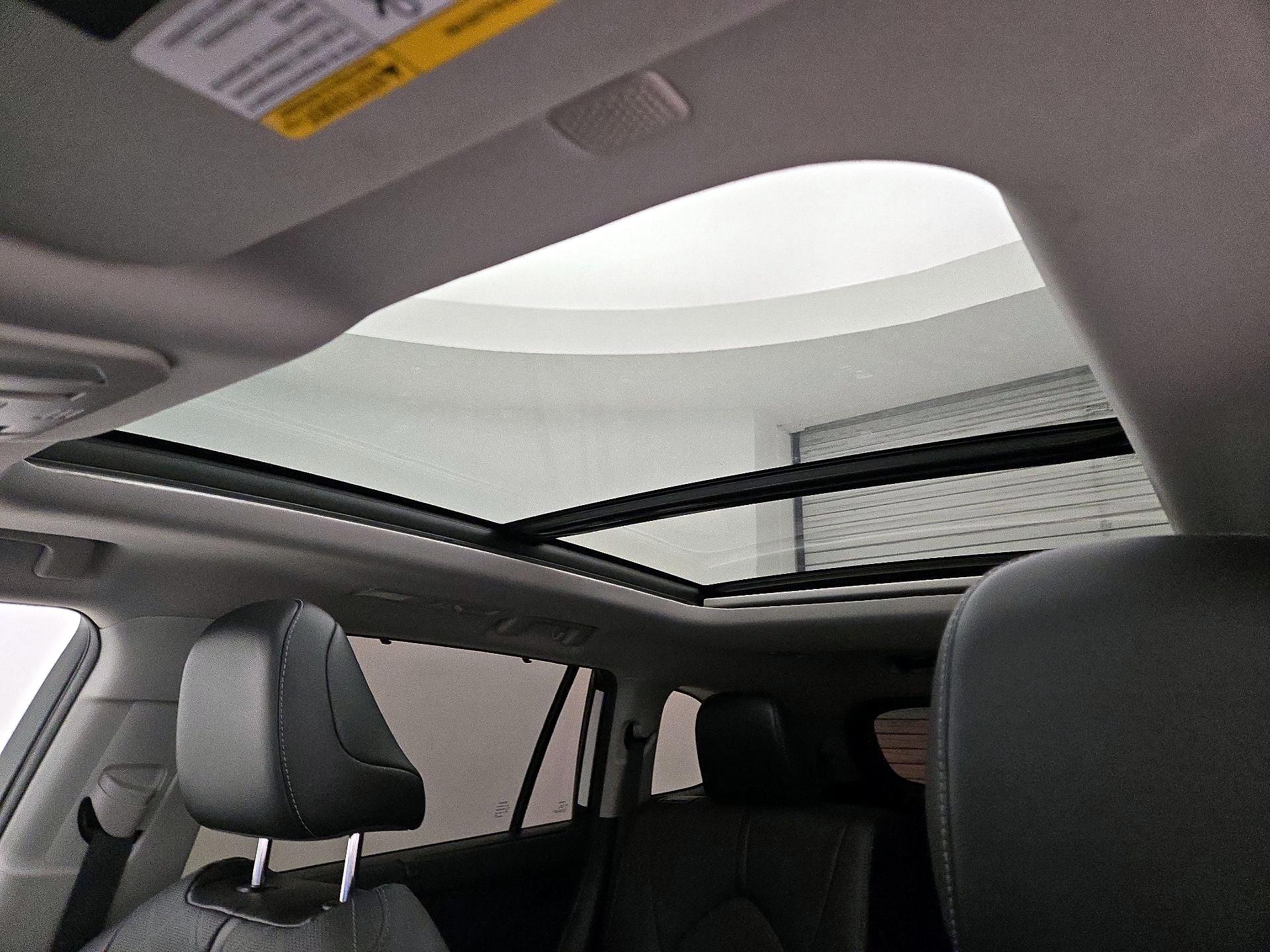 Thumbnail: 2021 Toyota Highlander - 20